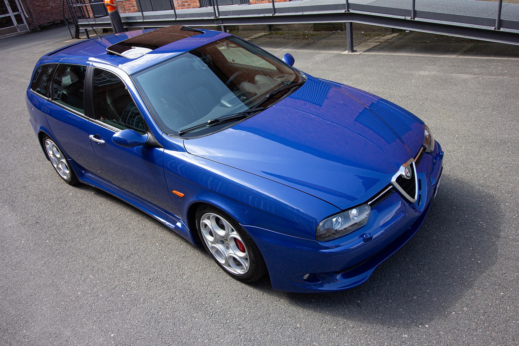 Exteriörbild på 2004 Alfa Romeo 156 GTA