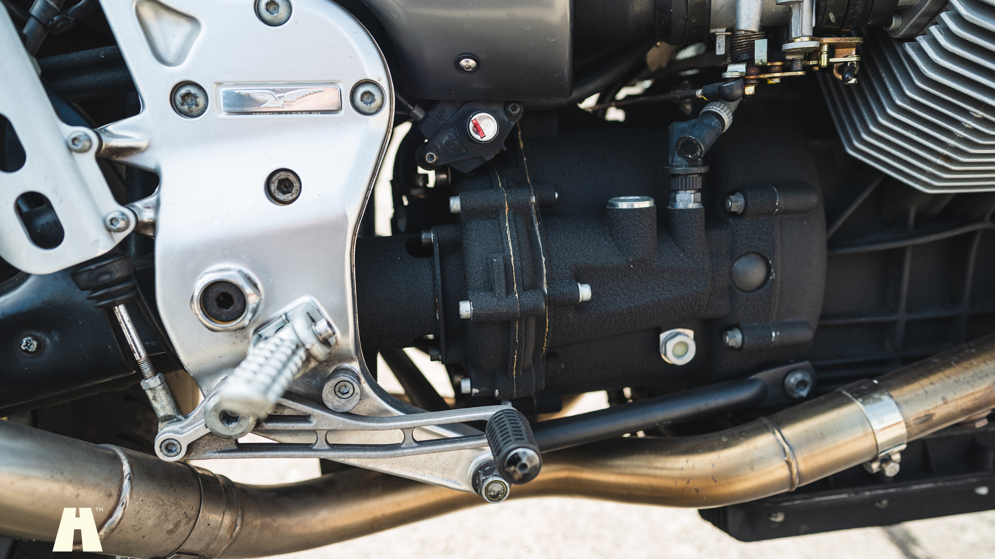 Image of 2002 Moto Guzzi V11 Le Mans mechanics (15)