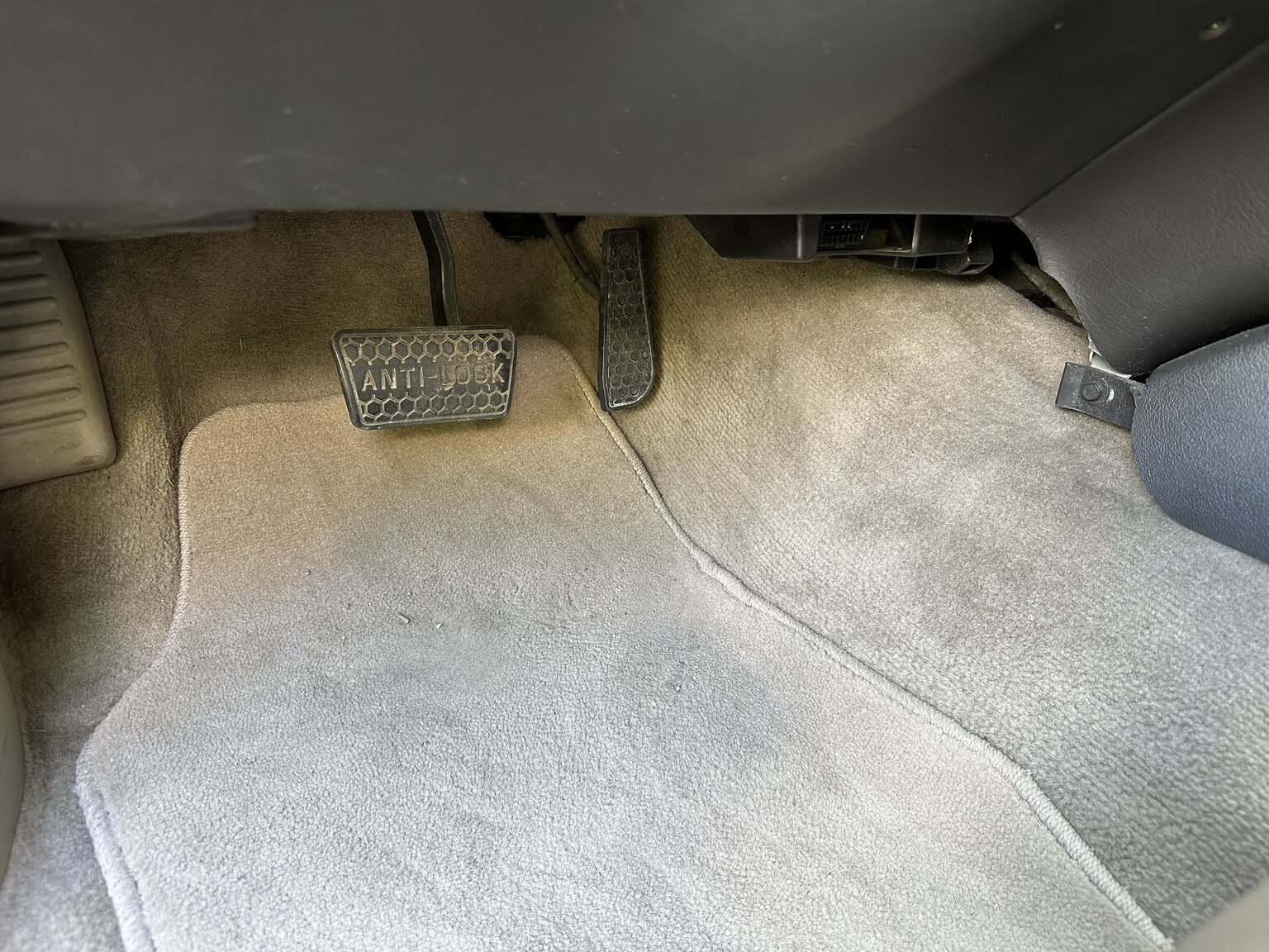 Interiörbild 2000 Pontiac TransAm Firebird (24)