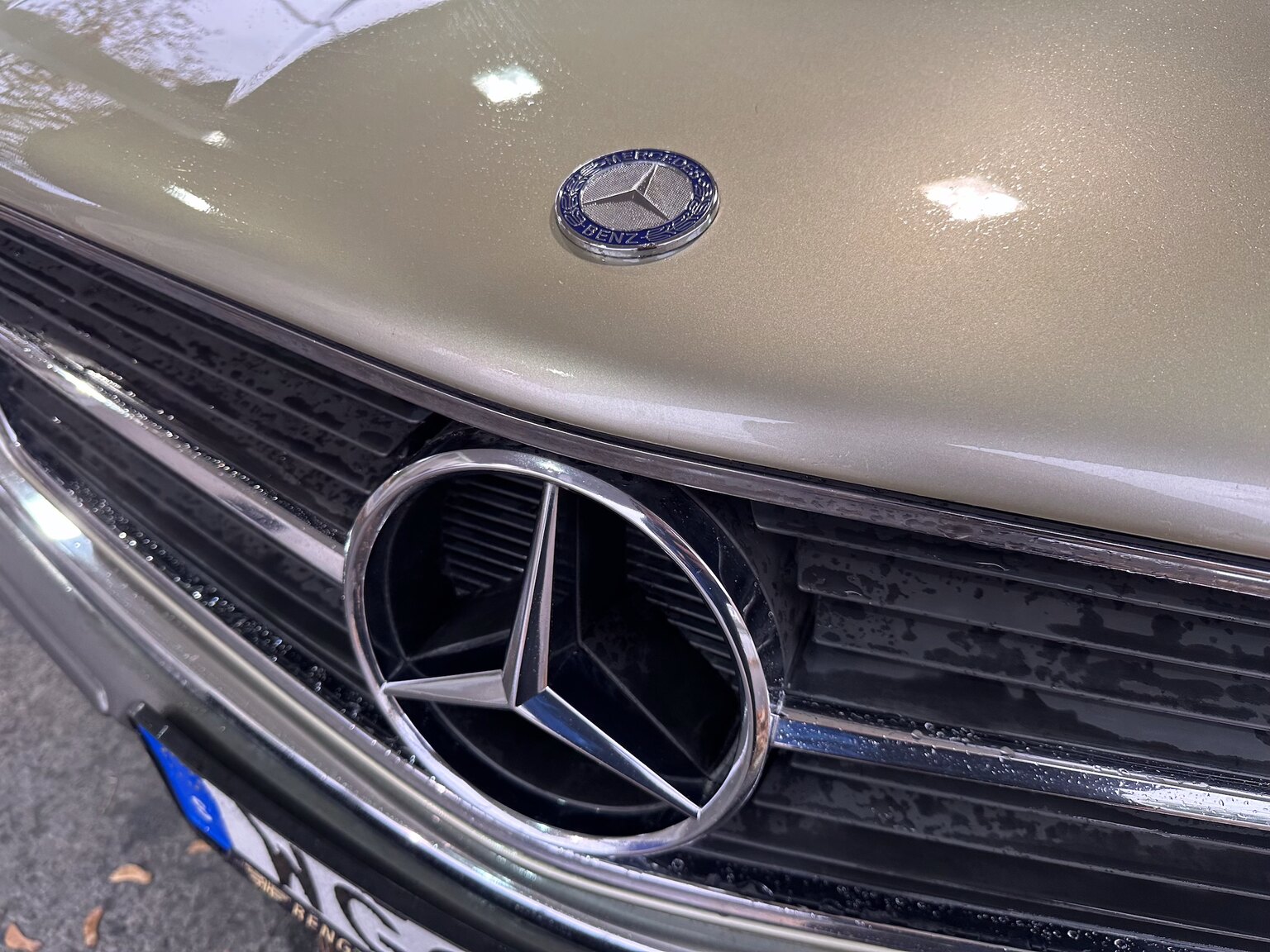Exterior image of 1983 Mercedes-Benz 500 SEC
