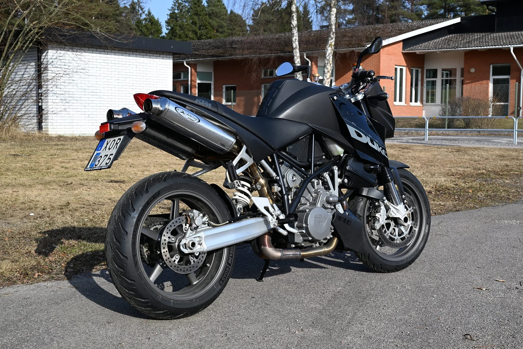 Exteriörbild på 2005 KTM 990 Super Duke (13)