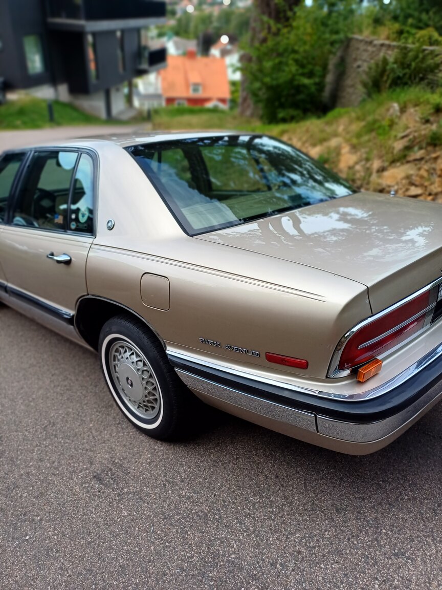 Exteriörbild på 1992 Buick Park Avenue