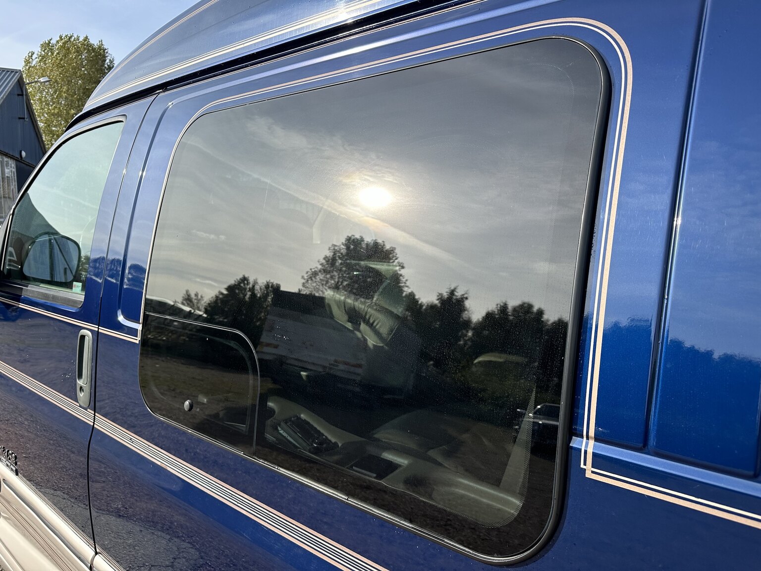 Exterior image of 2000 GMC Savana G1500 Conversion Van