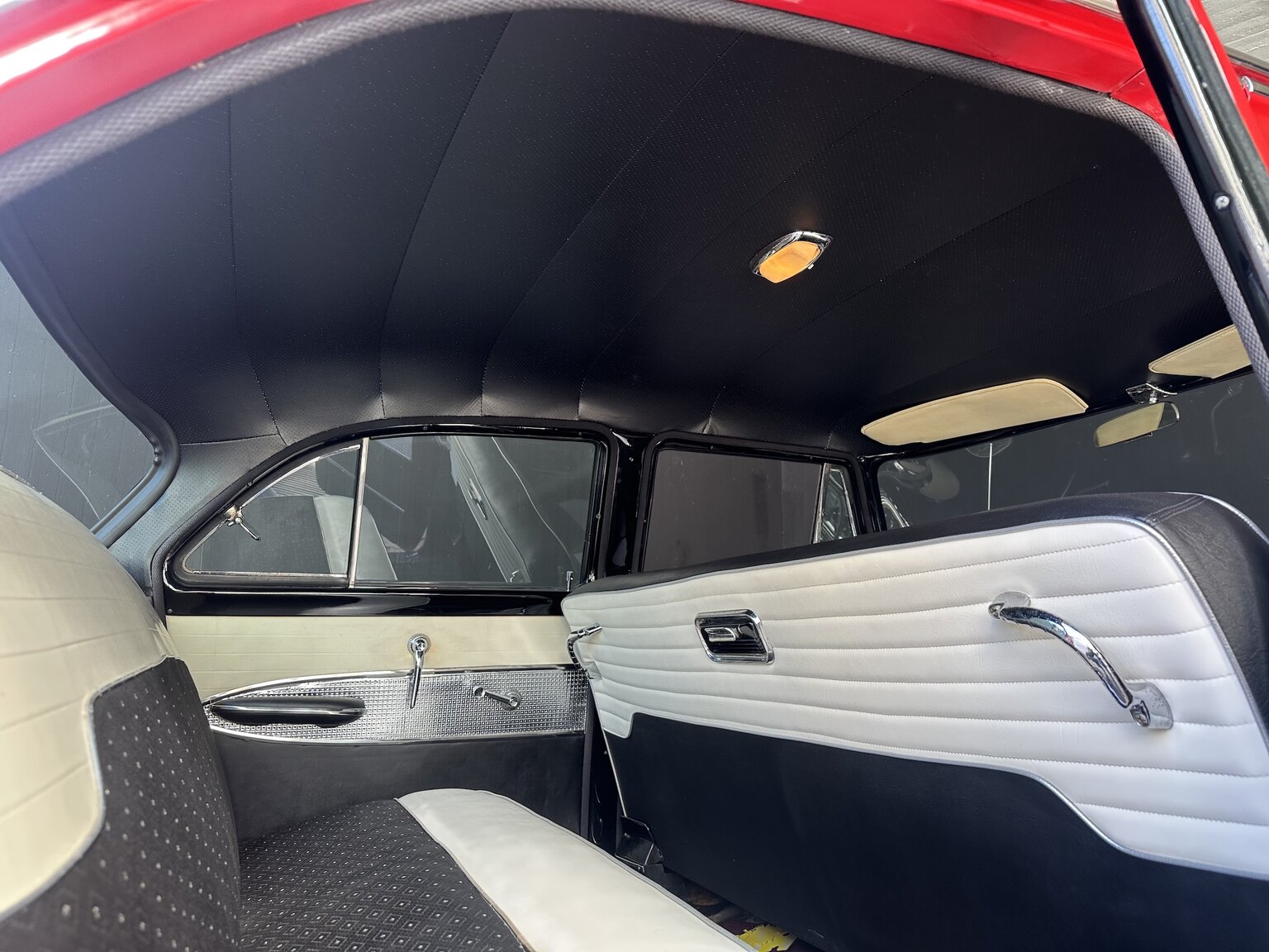 Innenraumfoto von 1955 Dodge Custom Royal Sedan HEMI