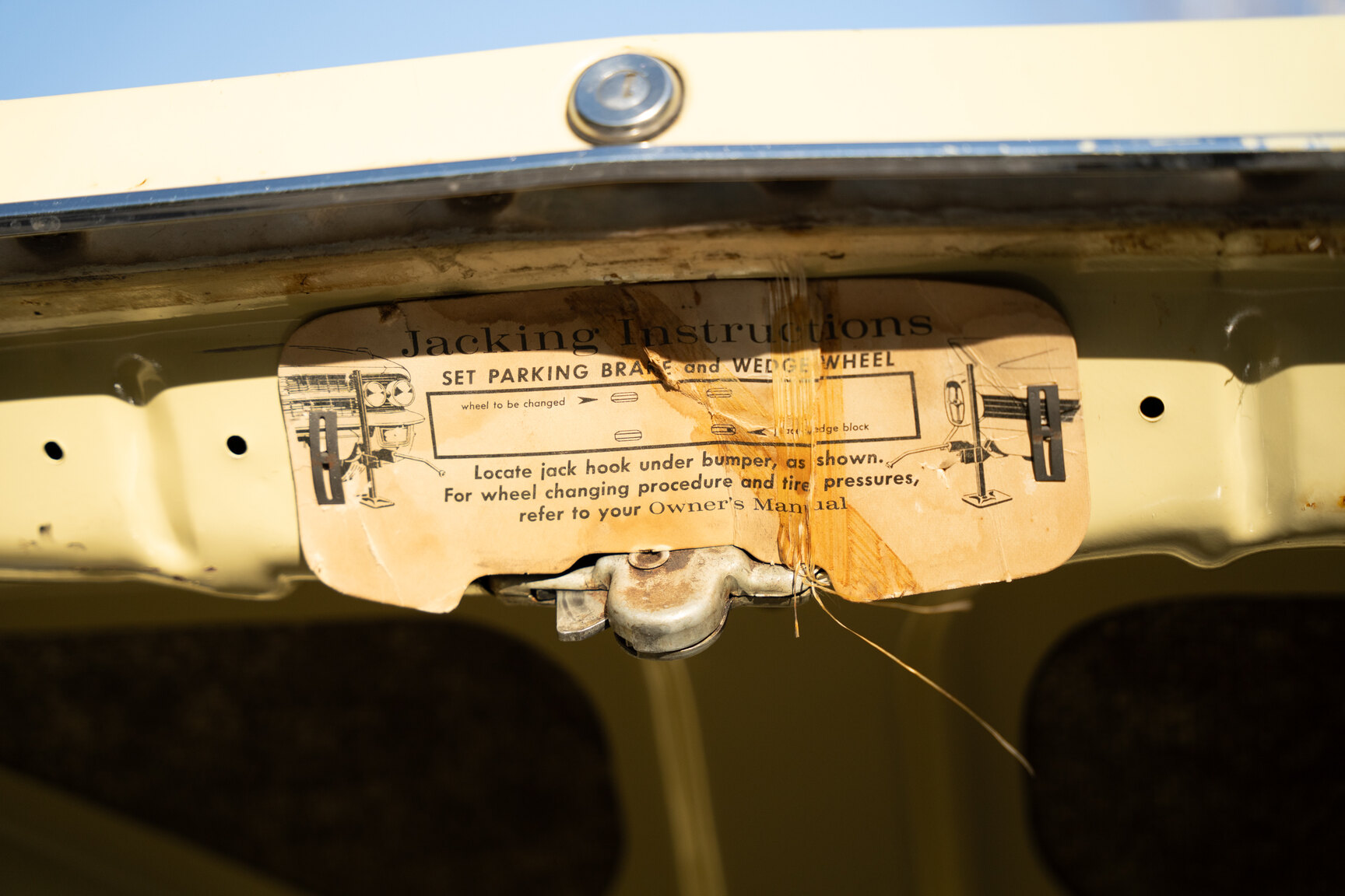 Interior image of 1962 Cadillac Coupé De Ville