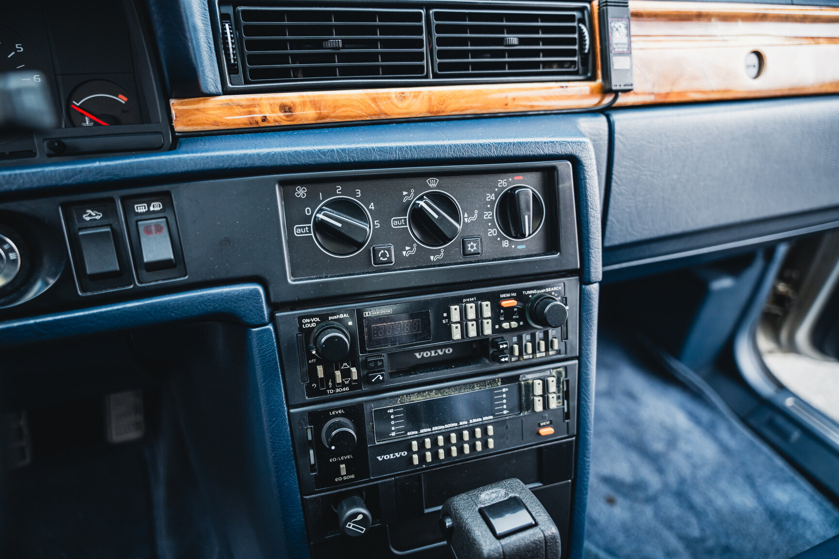 Interior image of 1988 Volvo 780 Bertone Coupé