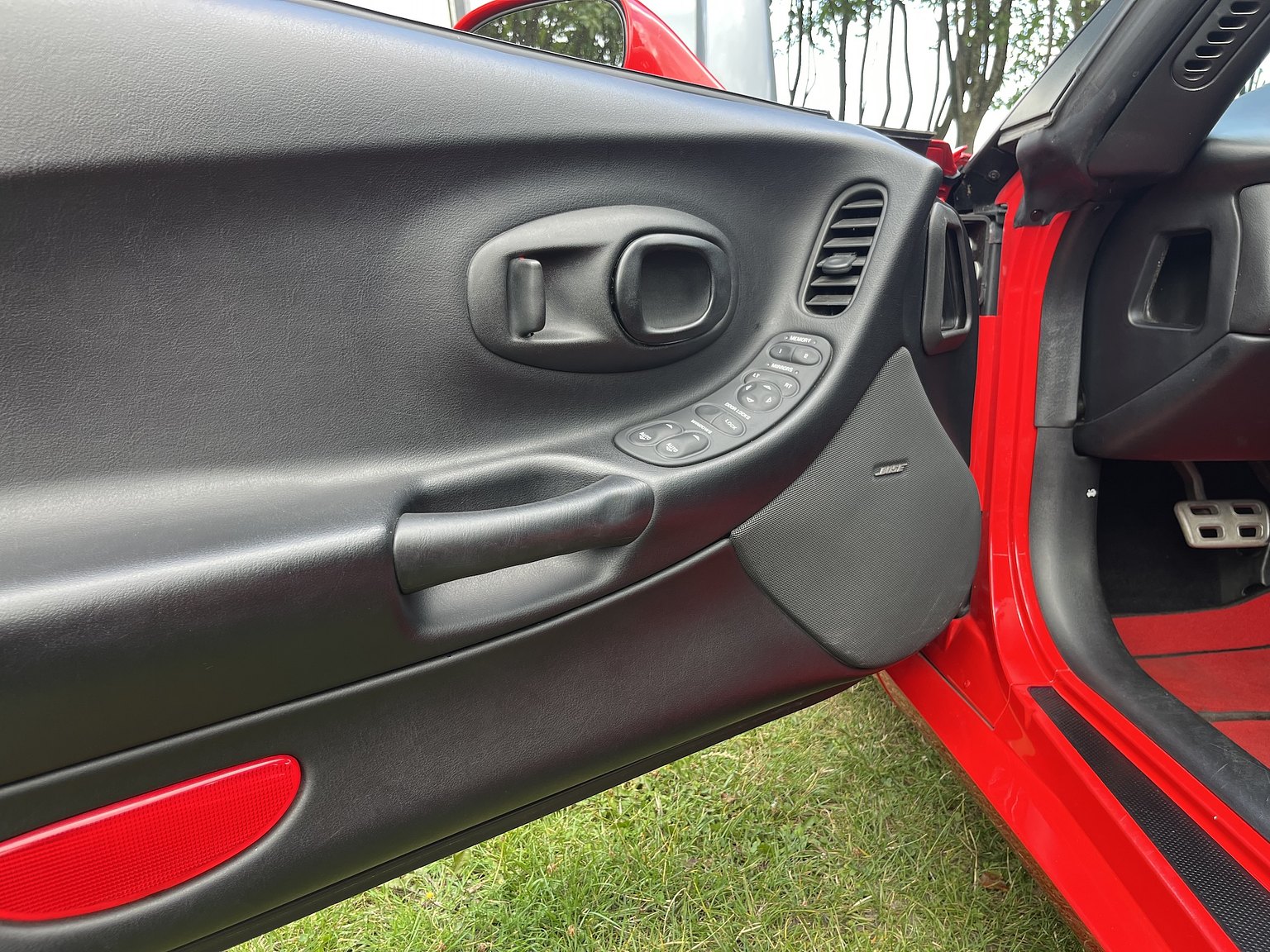 Interior image of 2000 Chevrolet Corvette Cabriolet