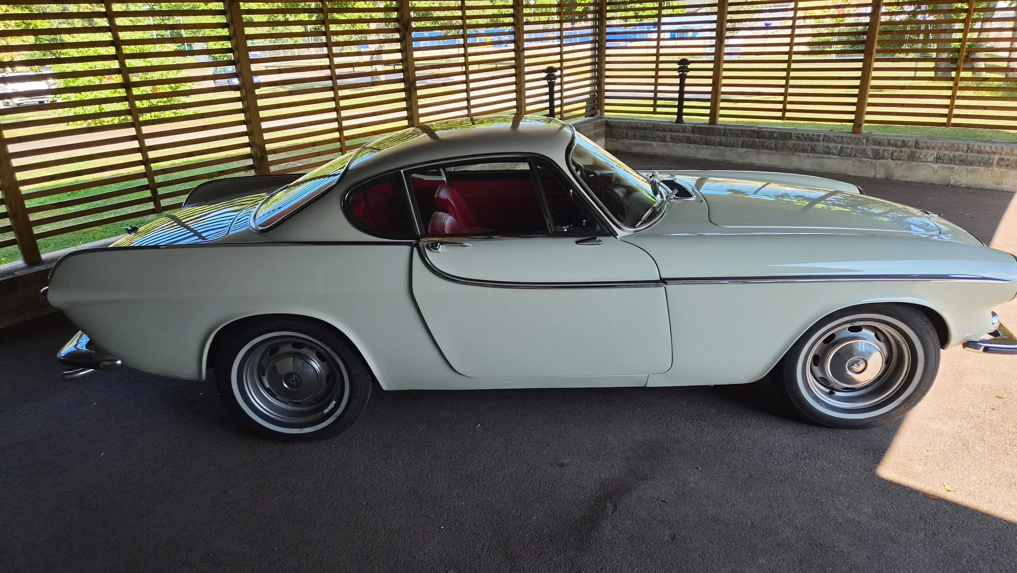 Aussenfoto 1966 Volvo P 1800S (7)