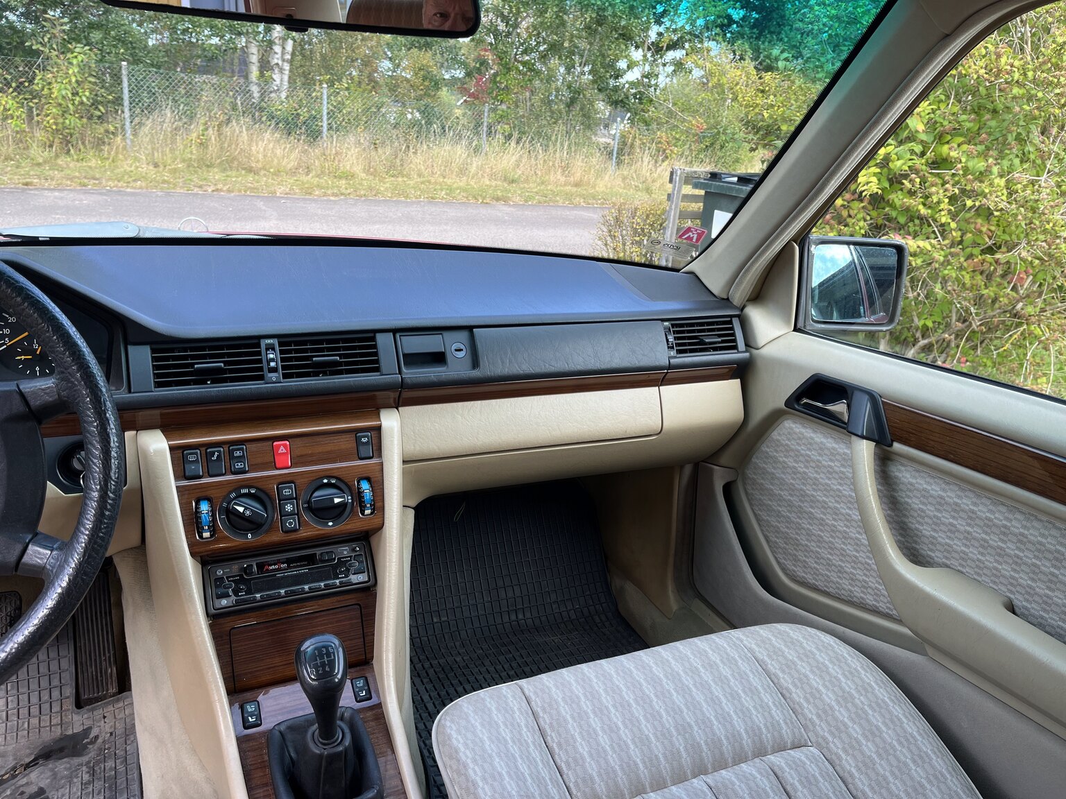 Interior image of 1990 Mercedes-Benz 230 E