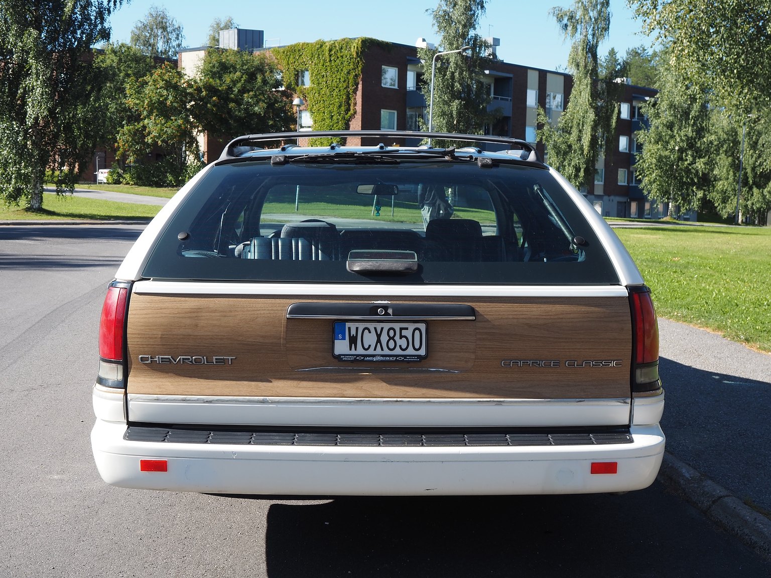 Exterior image of 1993 Chevrolet Caprice Classic Wagon 5.7 V8 