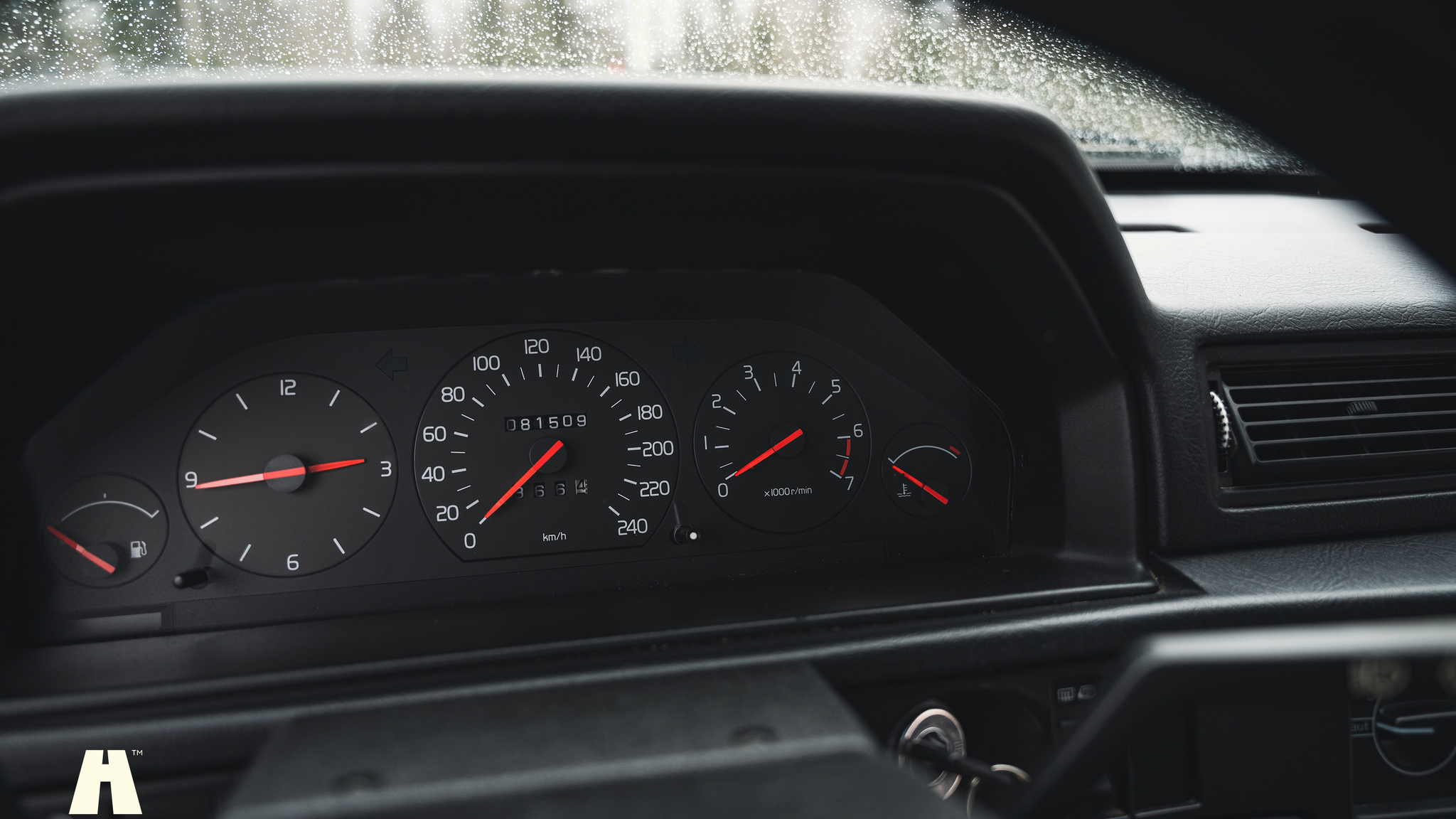 Interior image of 1995 Volvo 940 SE