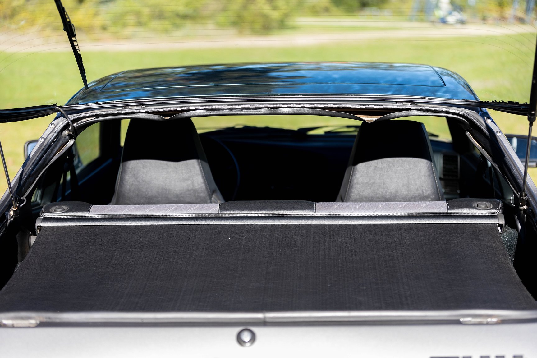 Innenraumfoto von 1987 Porsche 944 Targa