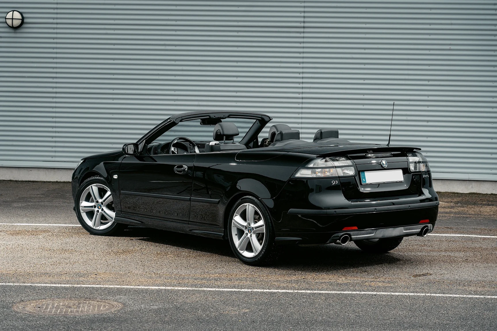 Exterior image of 2004 SAAB 9-3 Aero 2.0T Cabriolet (63)