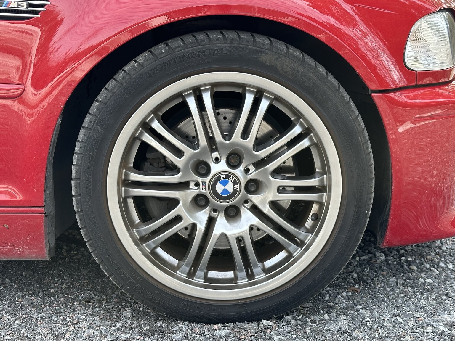 Exterior image of 2002 BMW M3 Coupé (52)