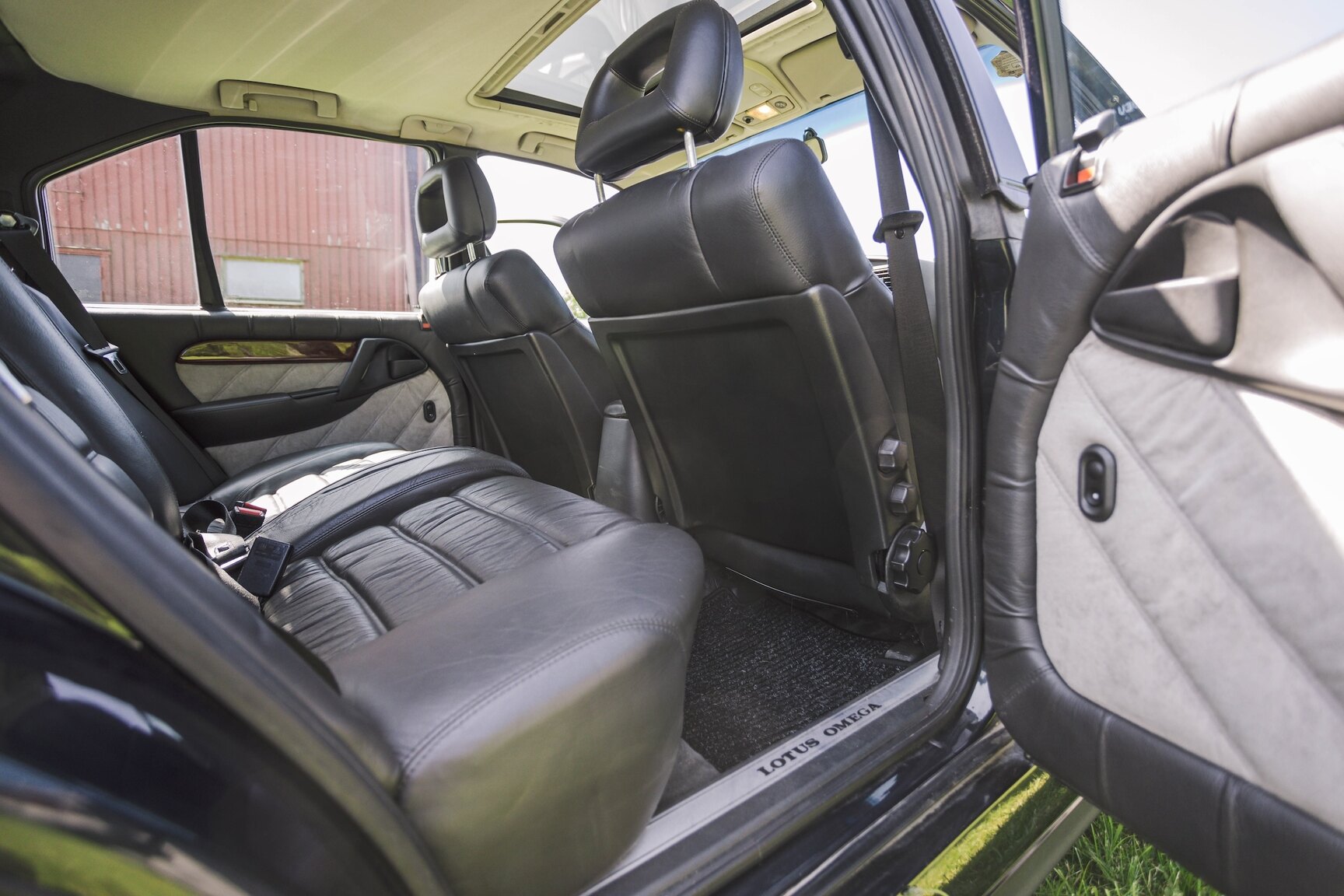 Interior image of 1991 Lotus Omega