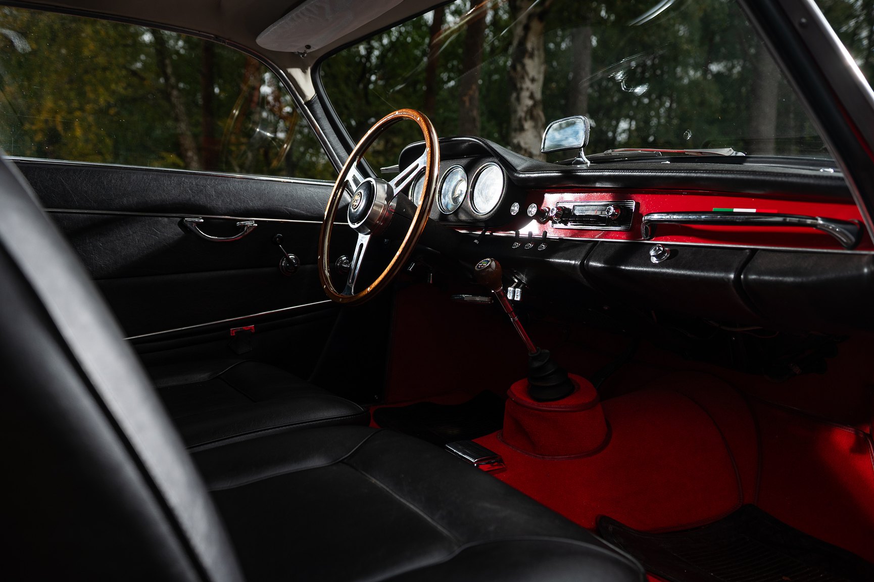 Interior image of 1962 Alfa Romeo Giulia Sprint 1600