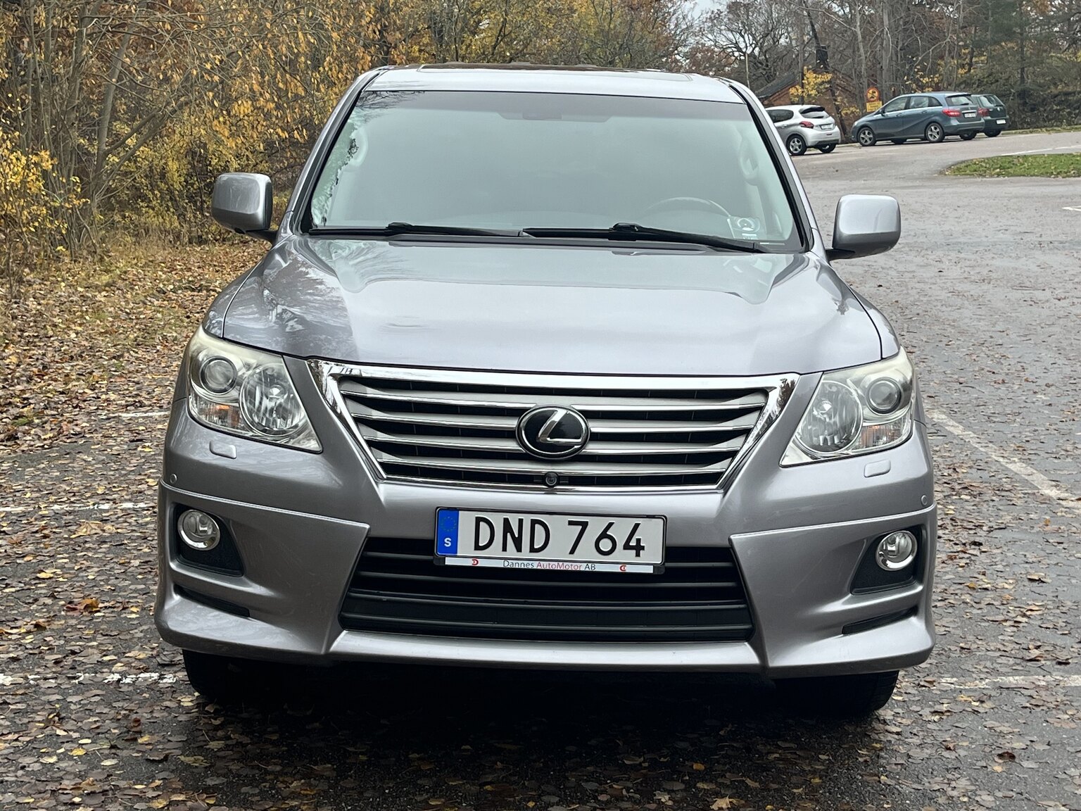 Exteriörbild på 2011 Lexus LX570