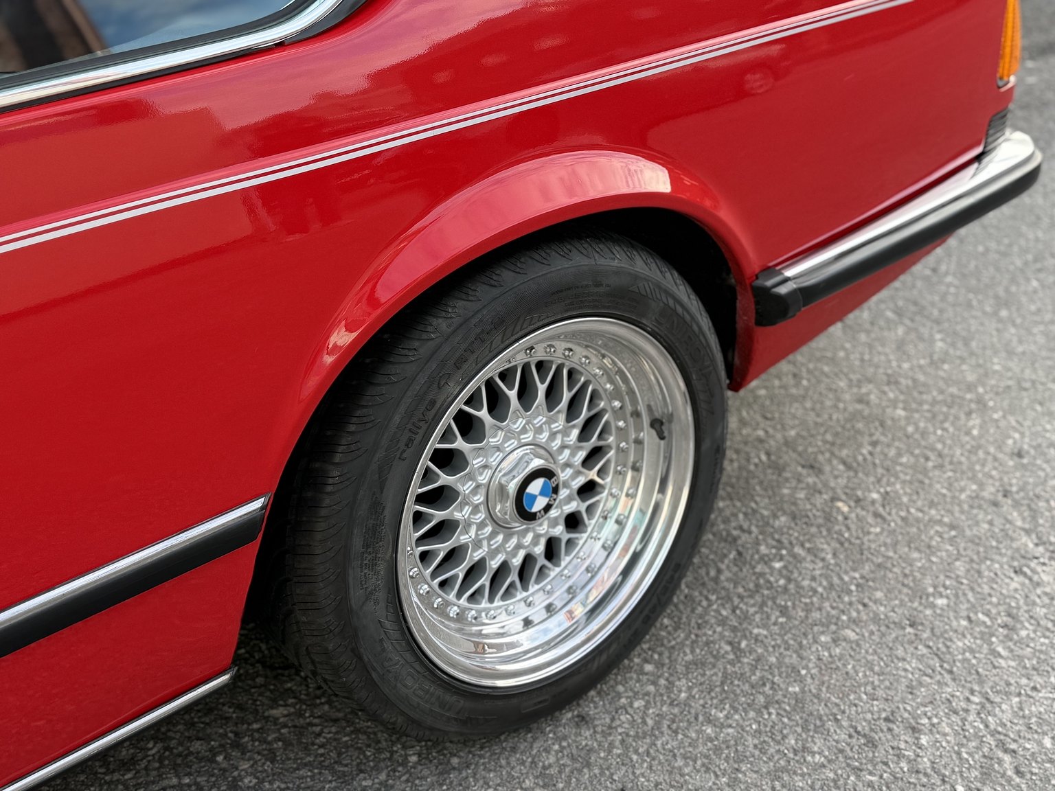 Exteriörbild på 1984 BMW 635CSi