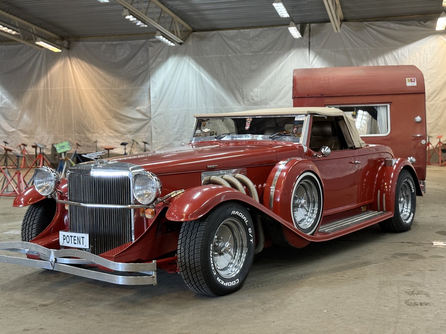 Exteriörbild på 1965 Duesenberg Roadster/StreetRod Replika 