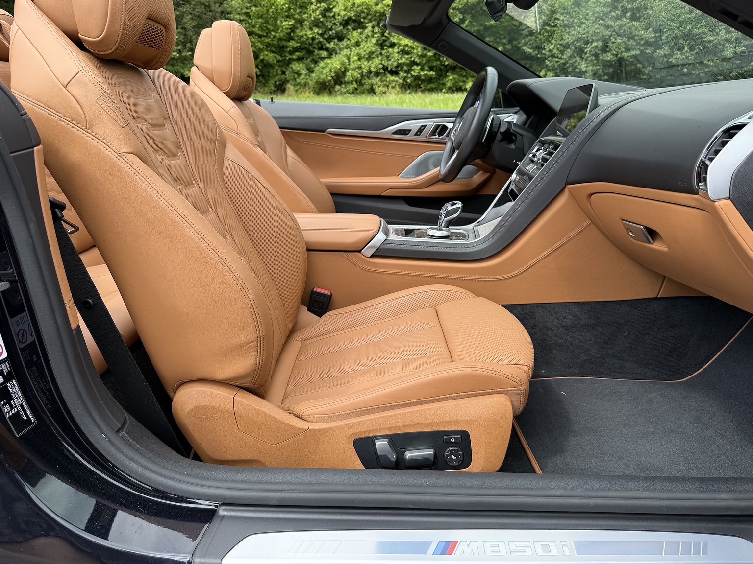 Interior image of 2019 BMW M850i xDrive Convertible Steptronic