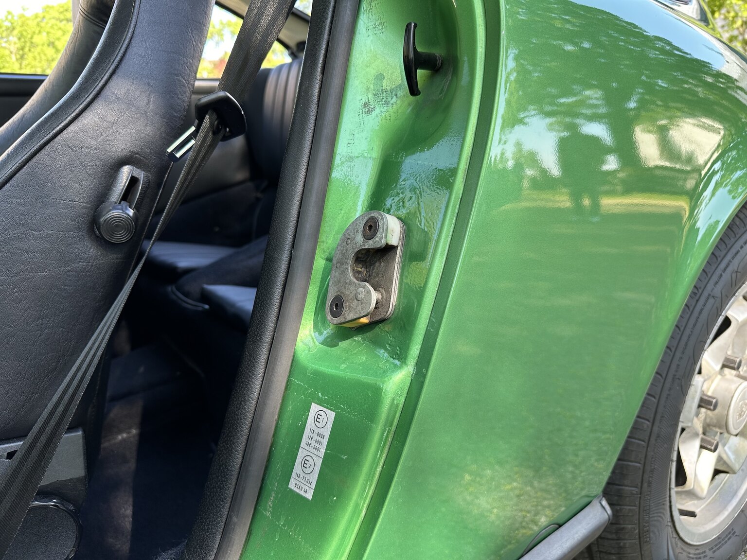 Interior image of 1975 Porsche 911 (9)