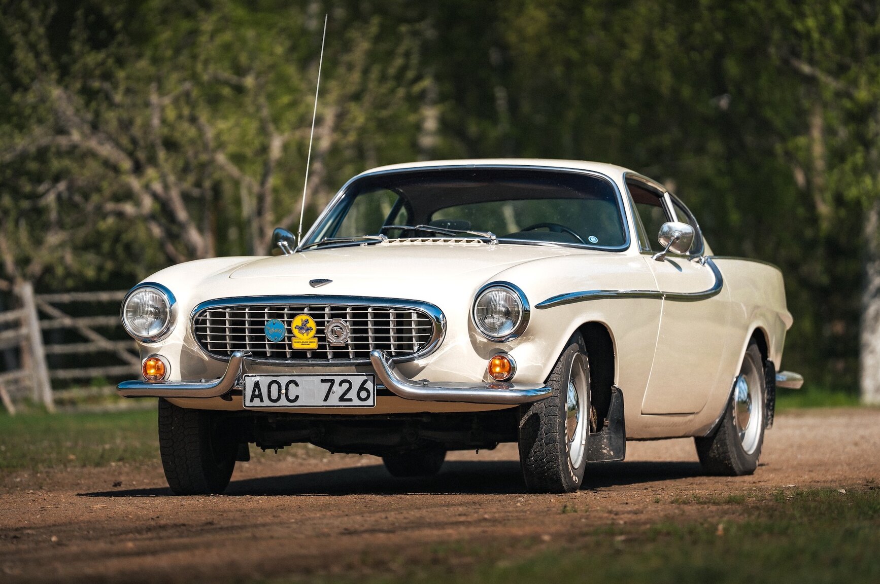 Exterior image of 1963 Volvo 1800 S