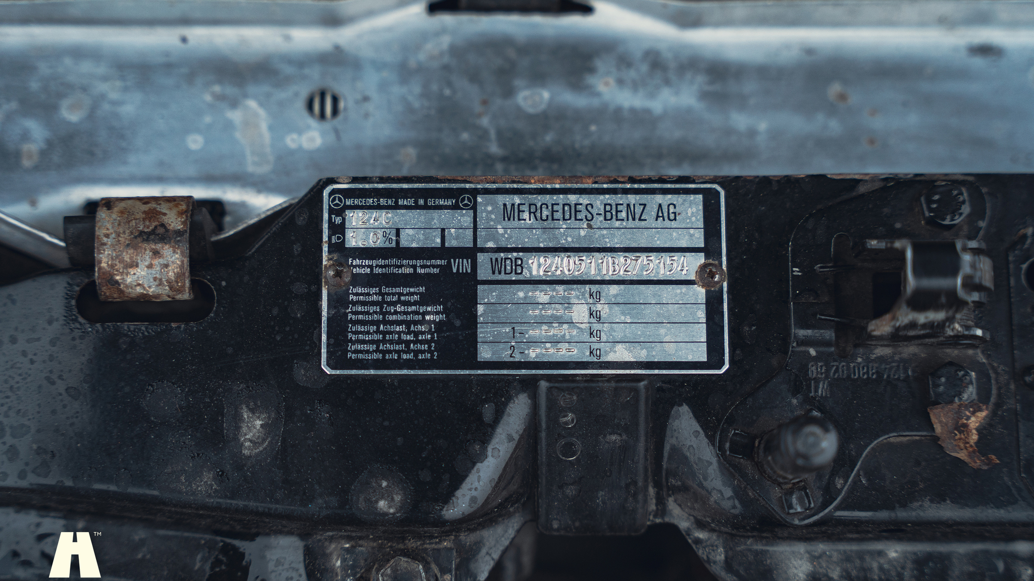 Image of 1990 Mercedes 300 CE-24 mechanics