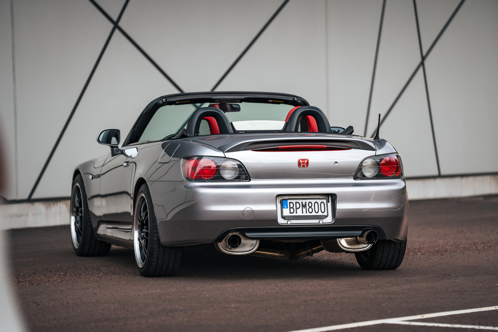Exterior image of 2000 Honda S2000 AP1