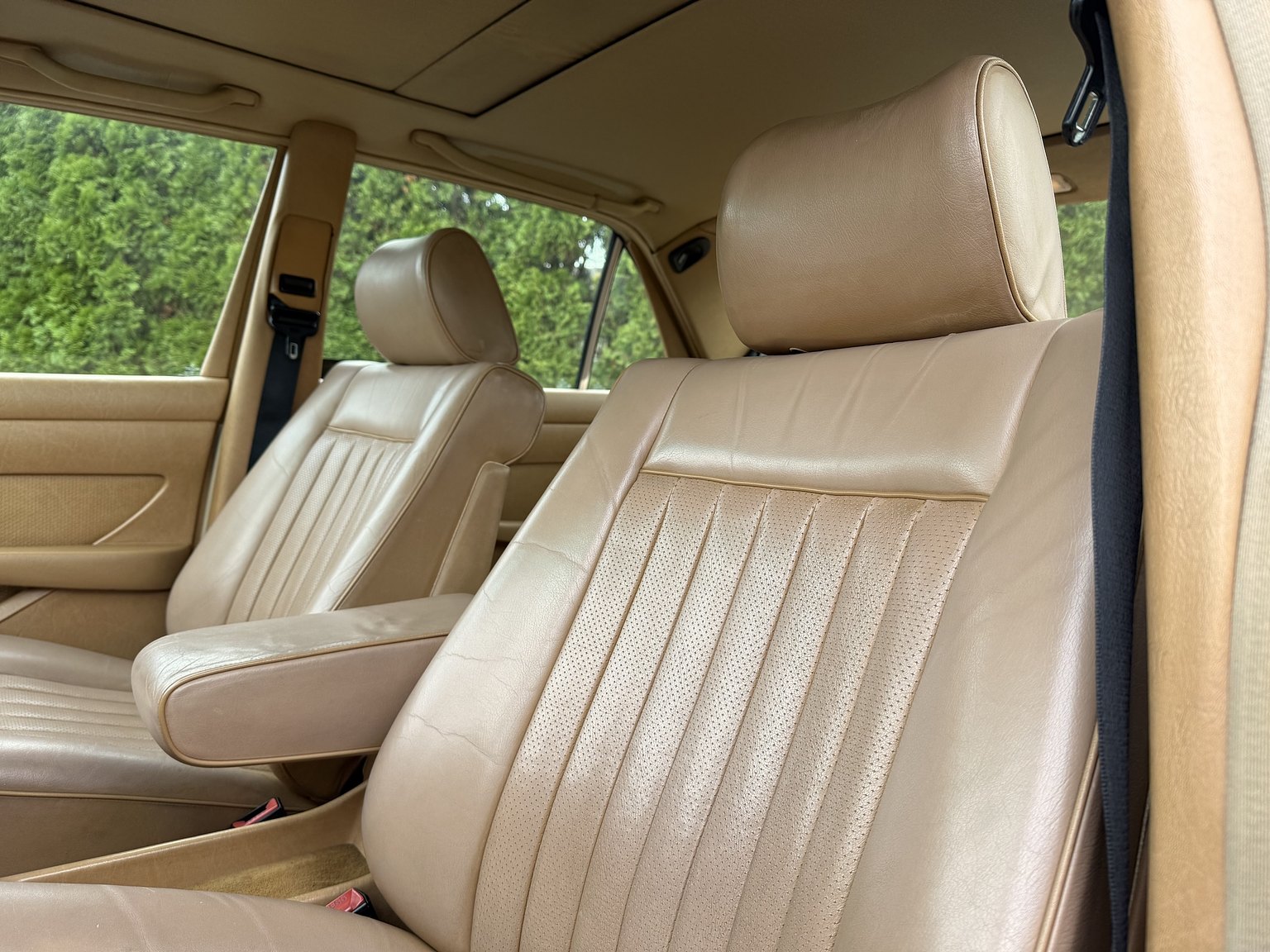 Interiörbild 1987 Mercedes-Benz 300 SE