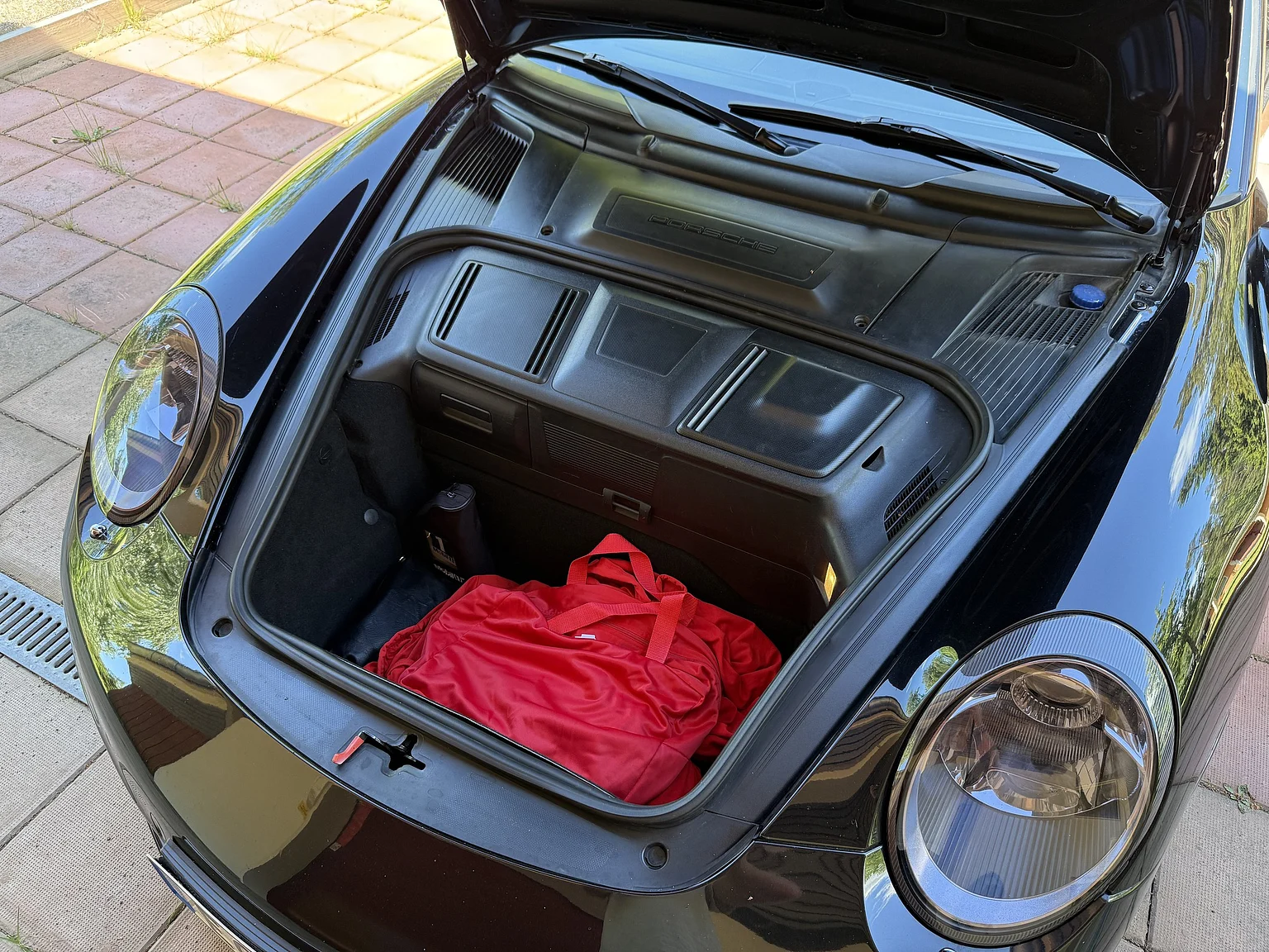 Innenraumfoto von 2008 Porsche 911 Carrera 4 (76)