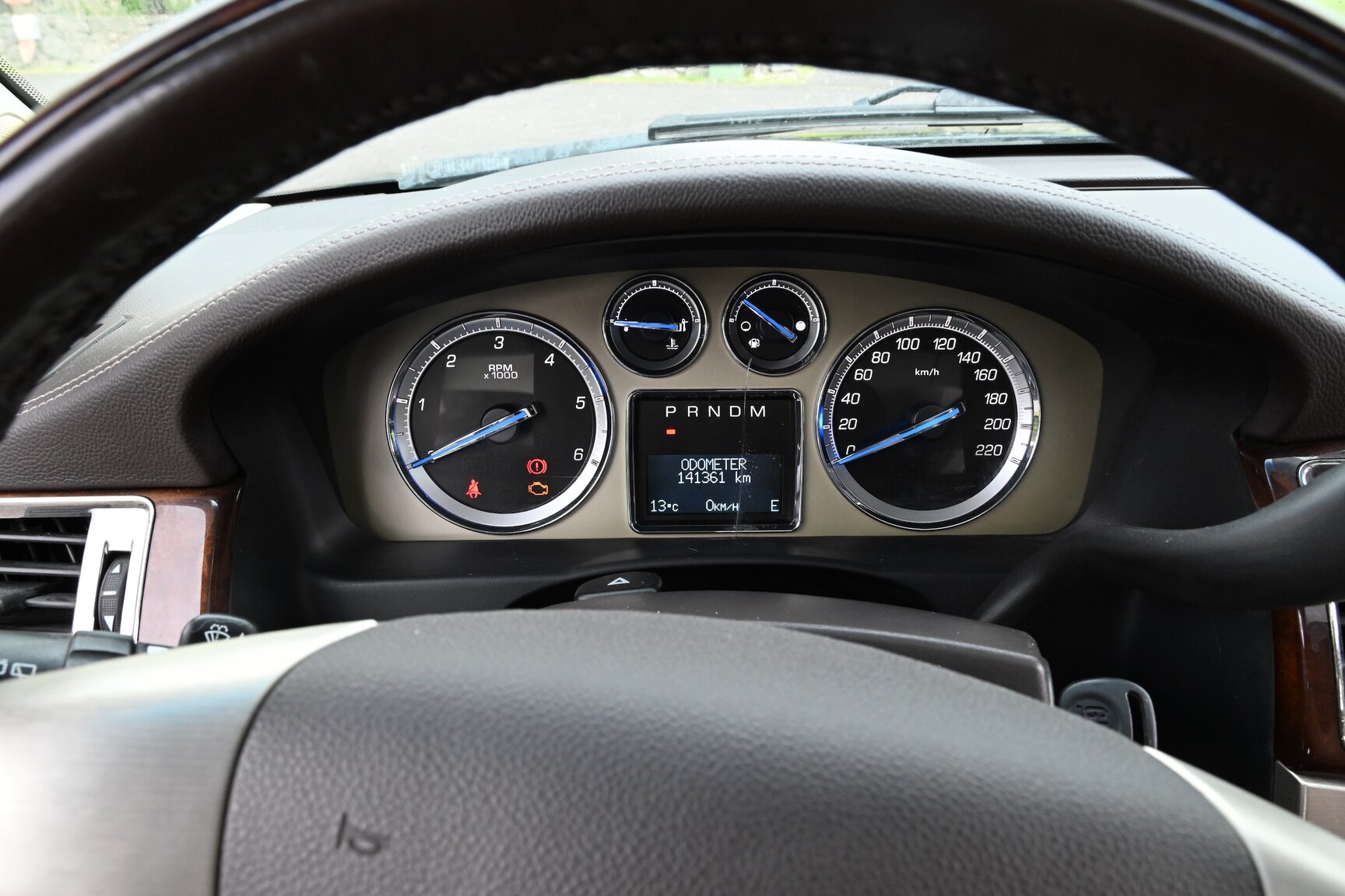 Interior image of 2010 Cadillac Escalade ESV 6.2 Flexfuel