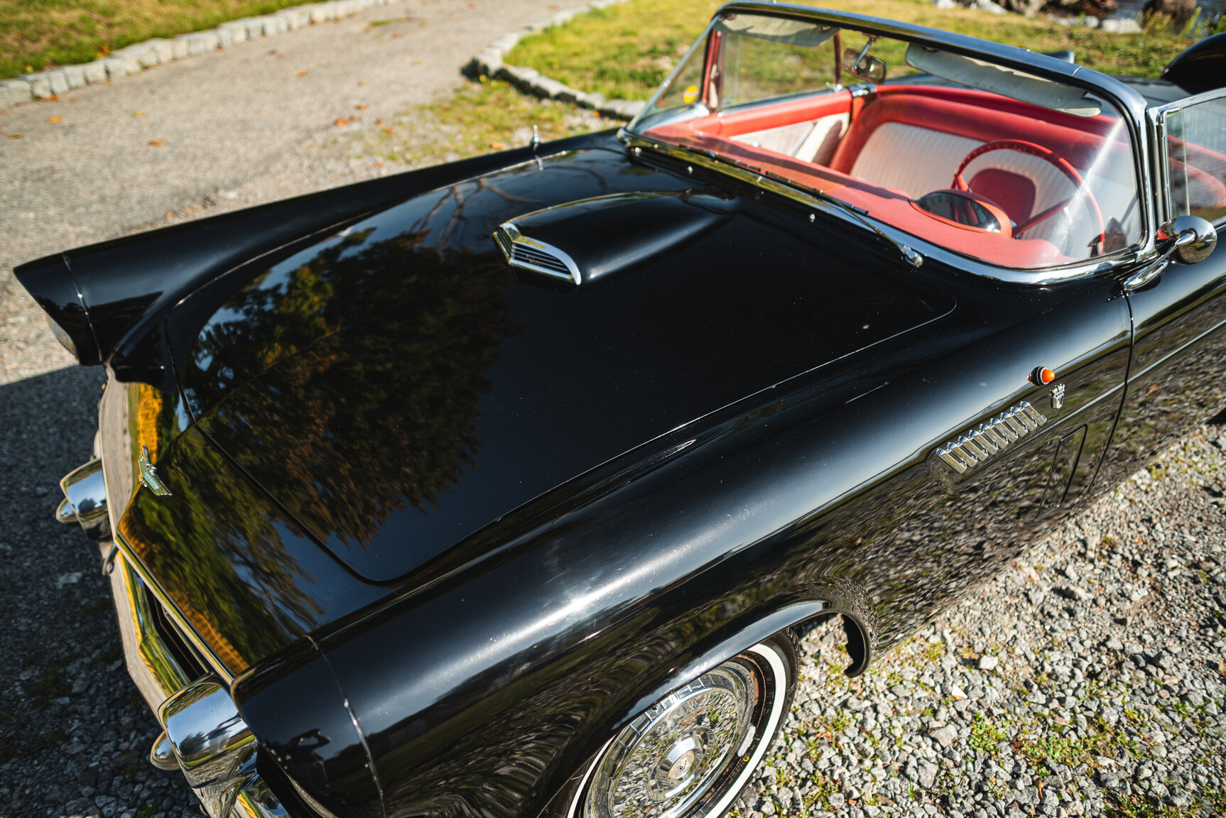 Exterior image of 1956 Ford Thunderbird