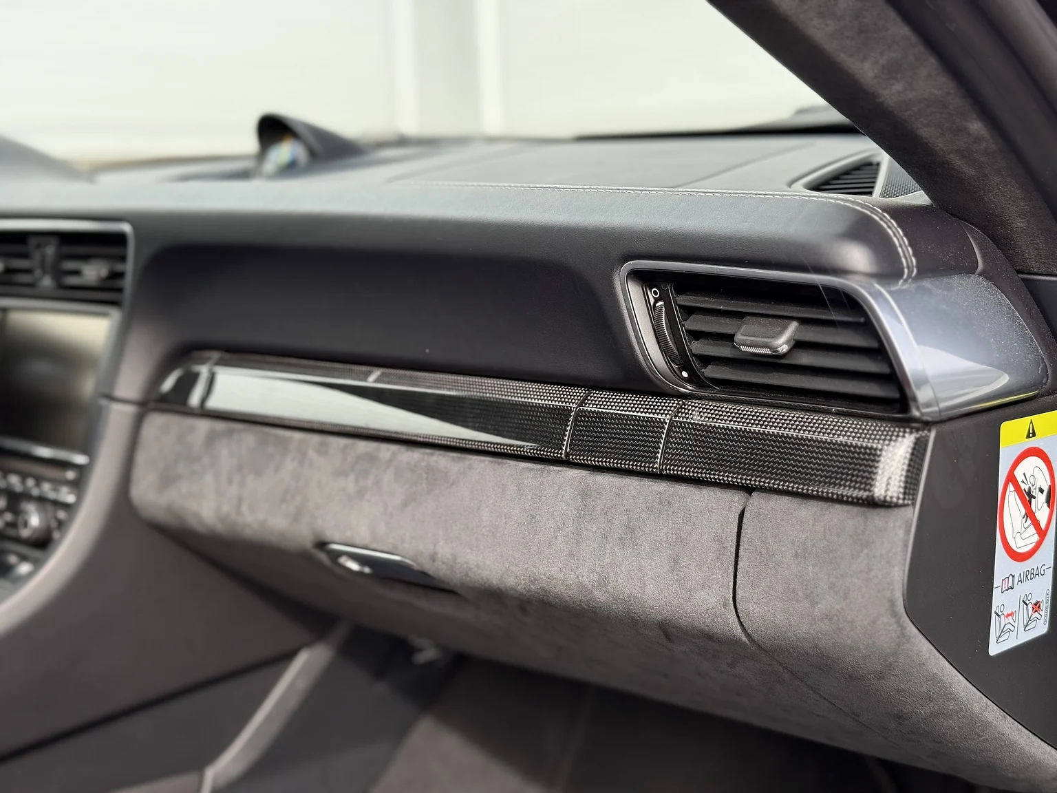 Innenraumfoto von 2016 Porsche 911 GT3 RS (23)