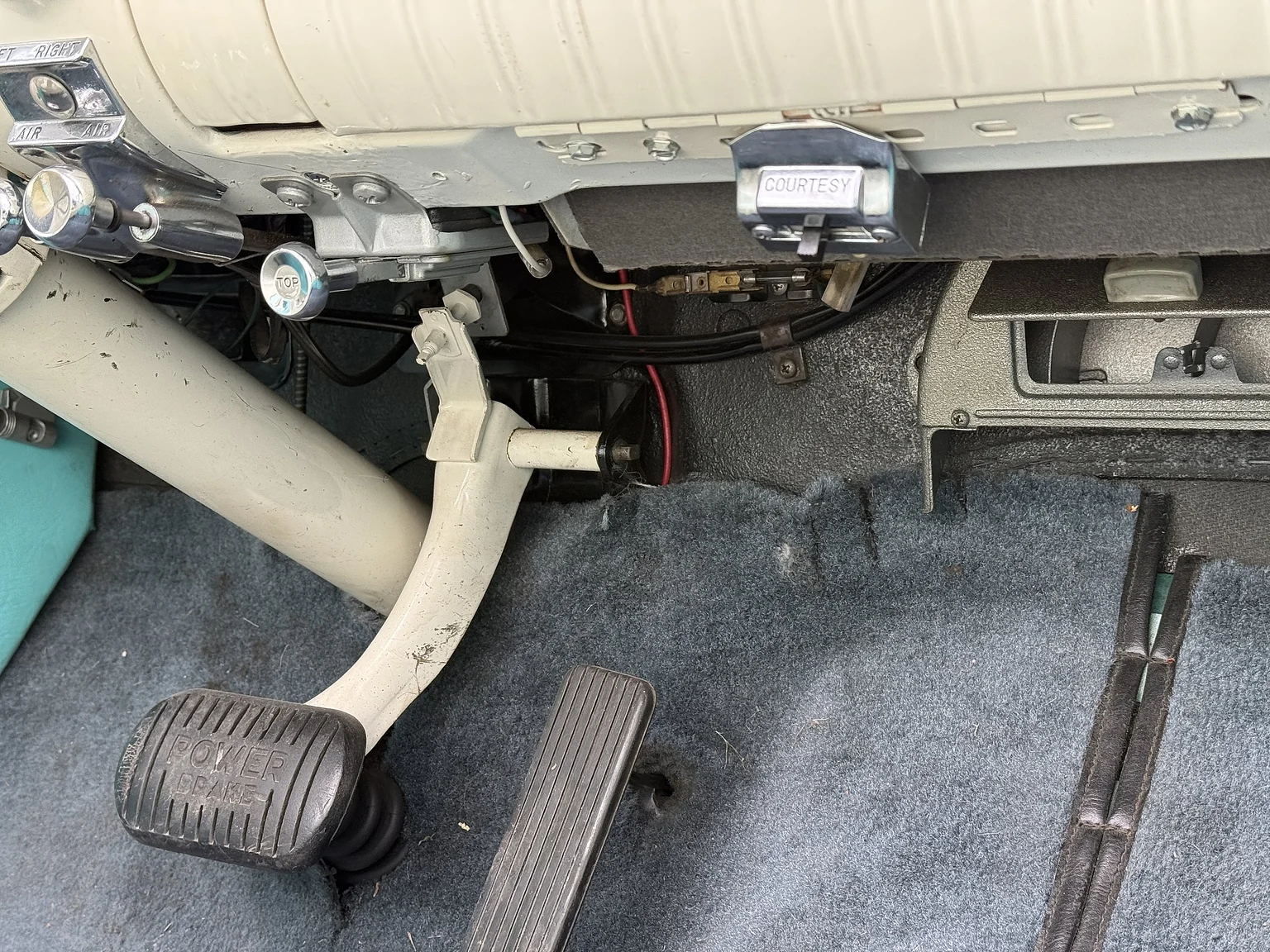 Interior image of 1955 Oldsmobile Super 88 (40)