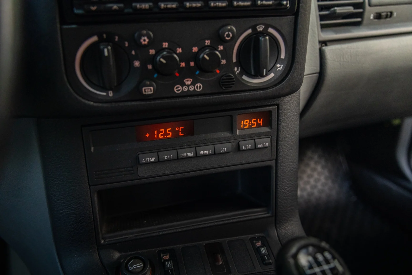 Innenraumfoto von 1994 BMW 318i - NO RESERVE (5)