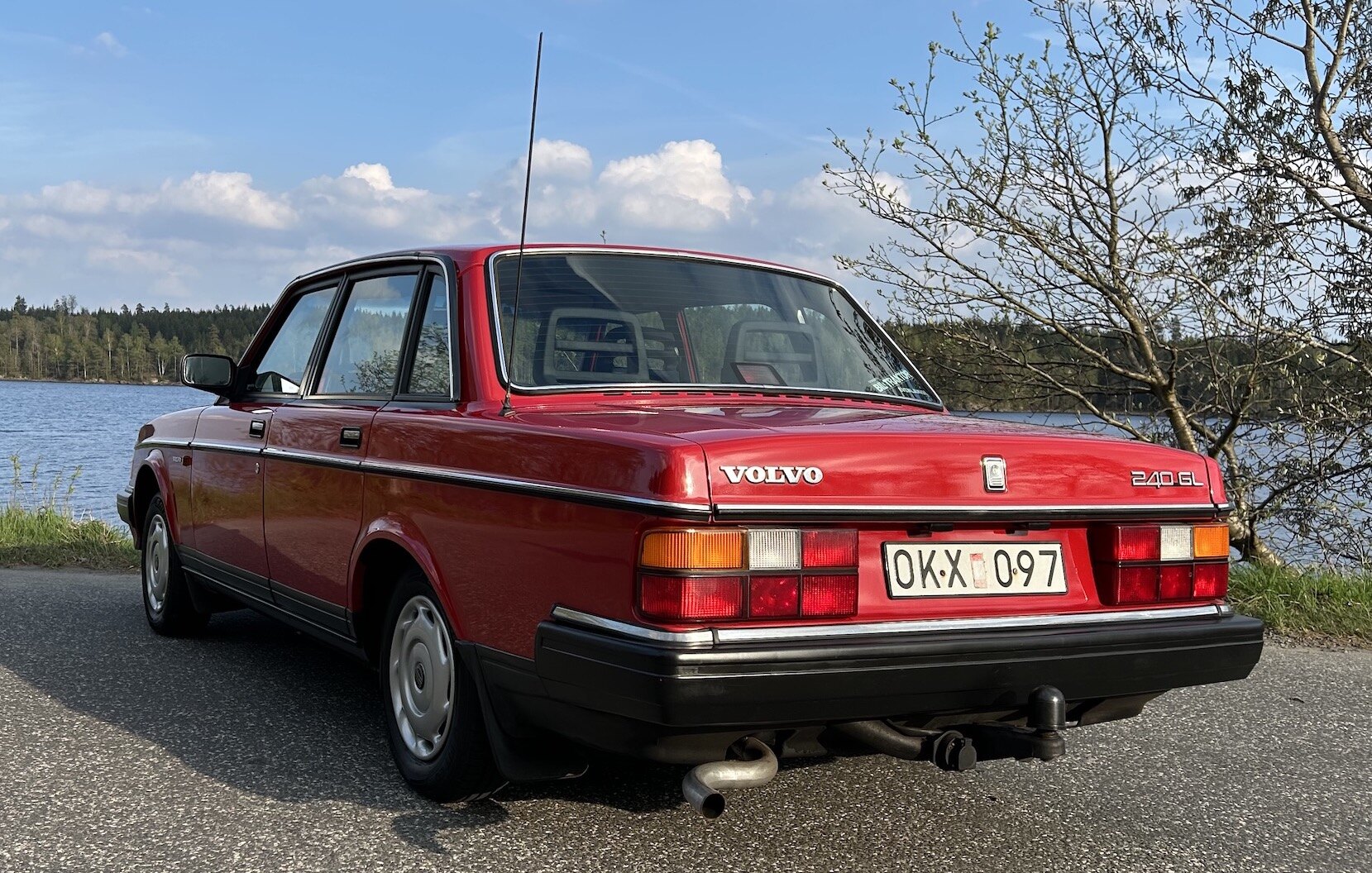 Exterior image of 1990 Volvo 240 GL