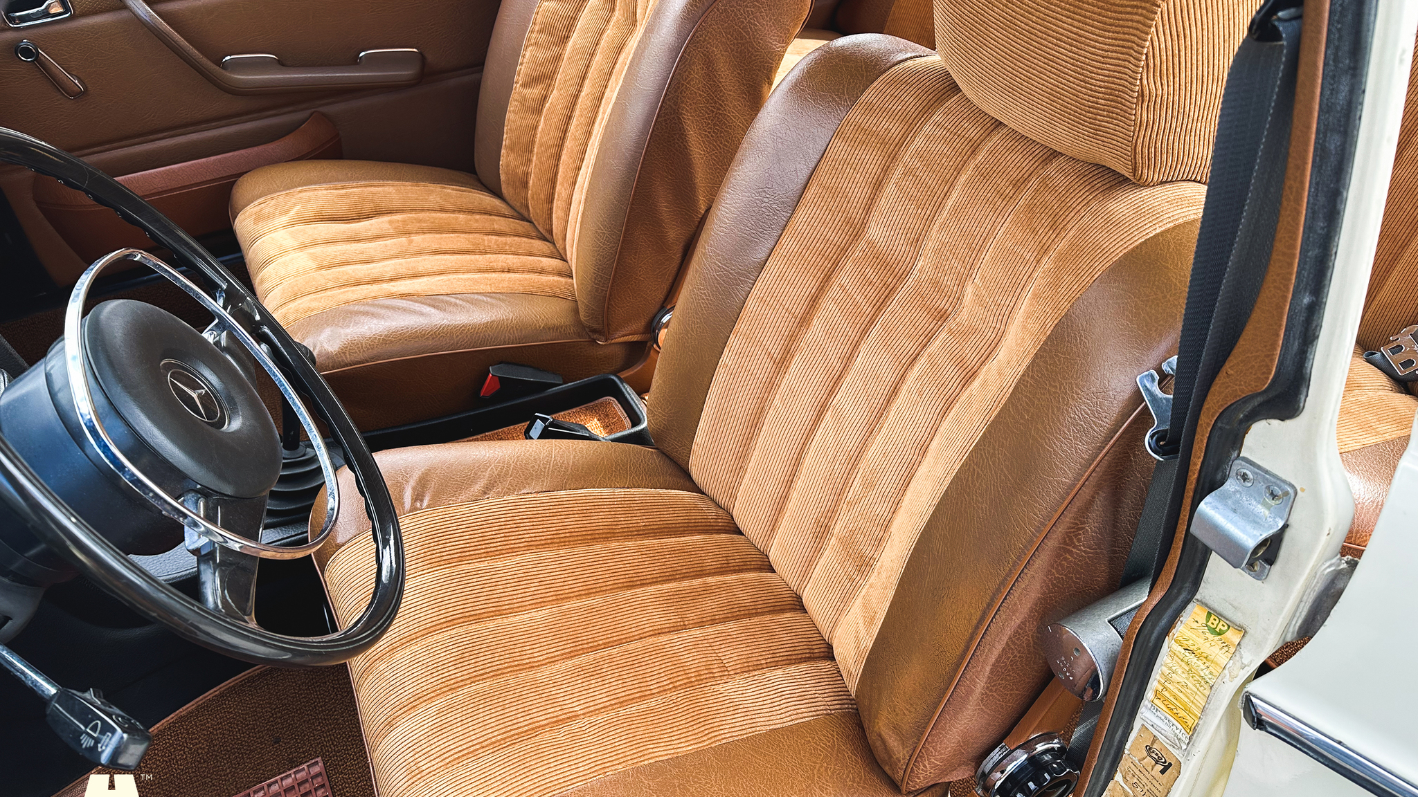 Interiörbild 1972 Mercedes-Benz 200