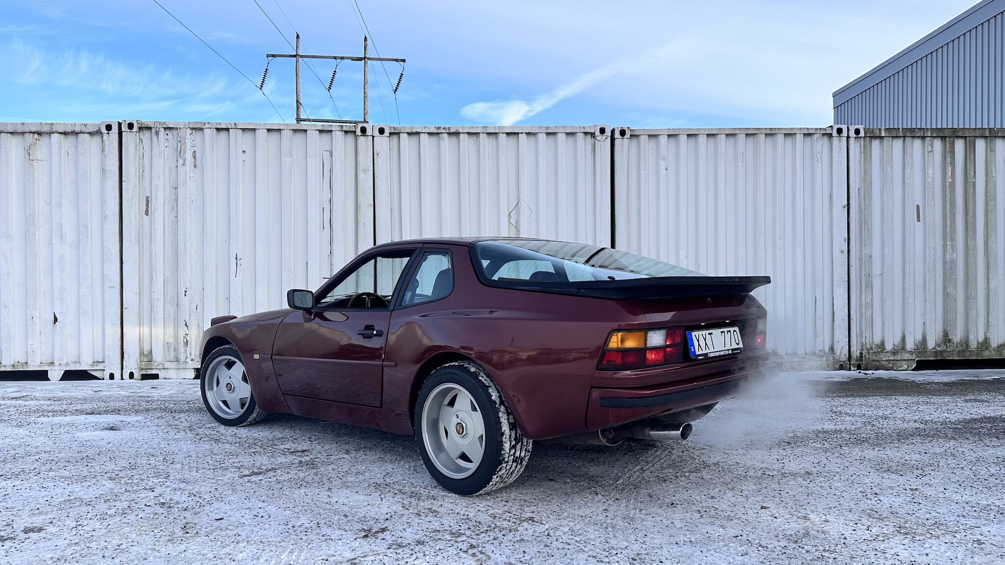 Exterior image of 1986 Porsche 944