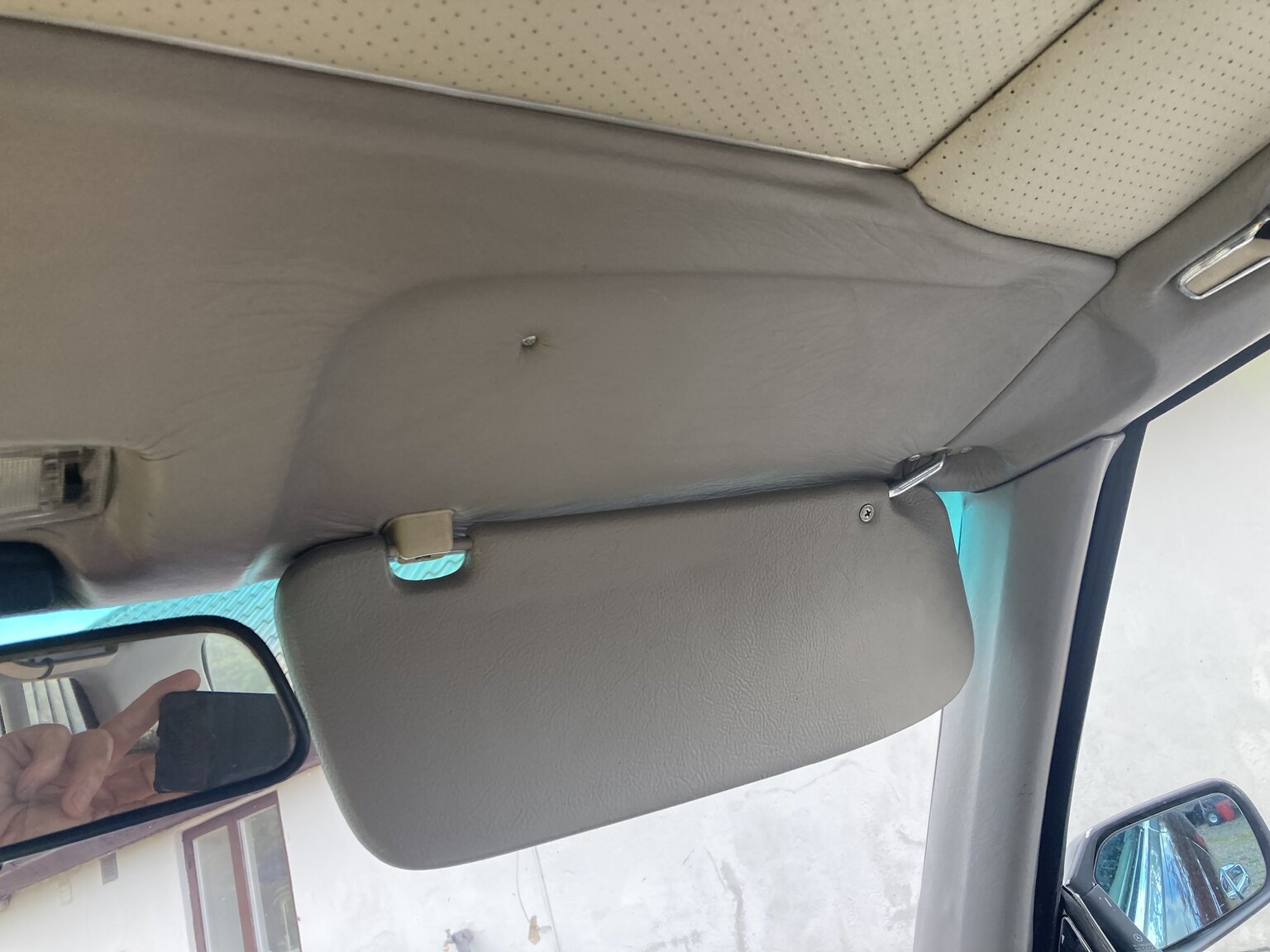 Interior image of 1973 Mercedes-Benz 450 SLC (23)