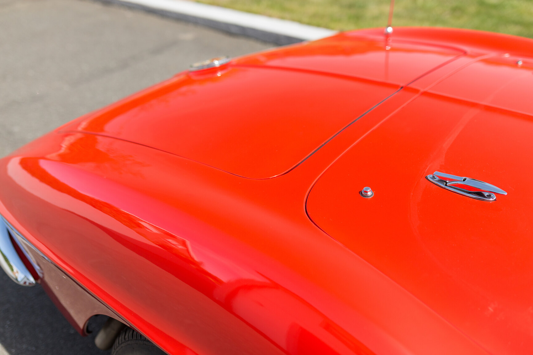 Exterior image of 1962 Corvette C1
