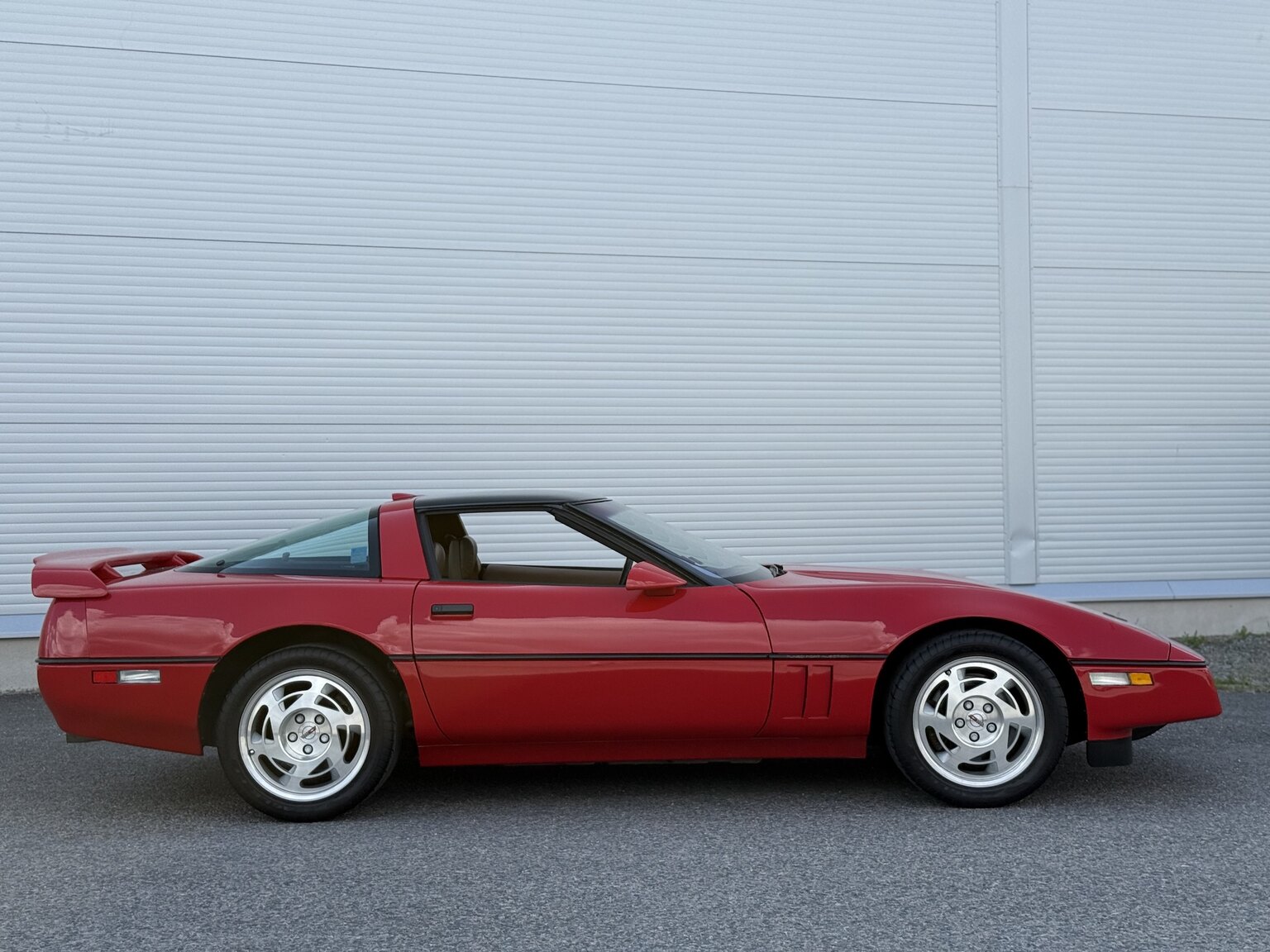 Exterior image of 1990 Chevrolet Corvette ZR-1 Targa
