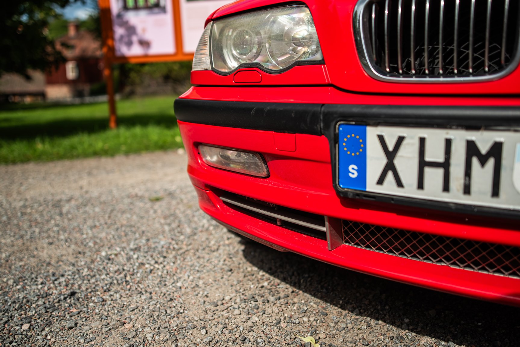 Exterior image of 2001 BMW 330Xi