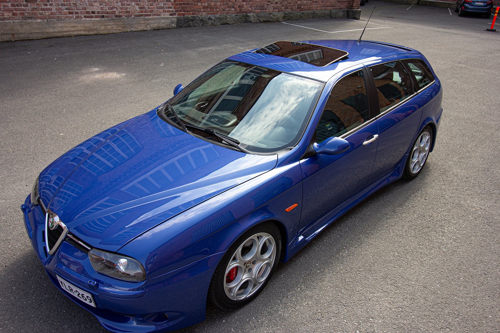 Exterior image of 2004 Alfa Romeo 156 GTA
