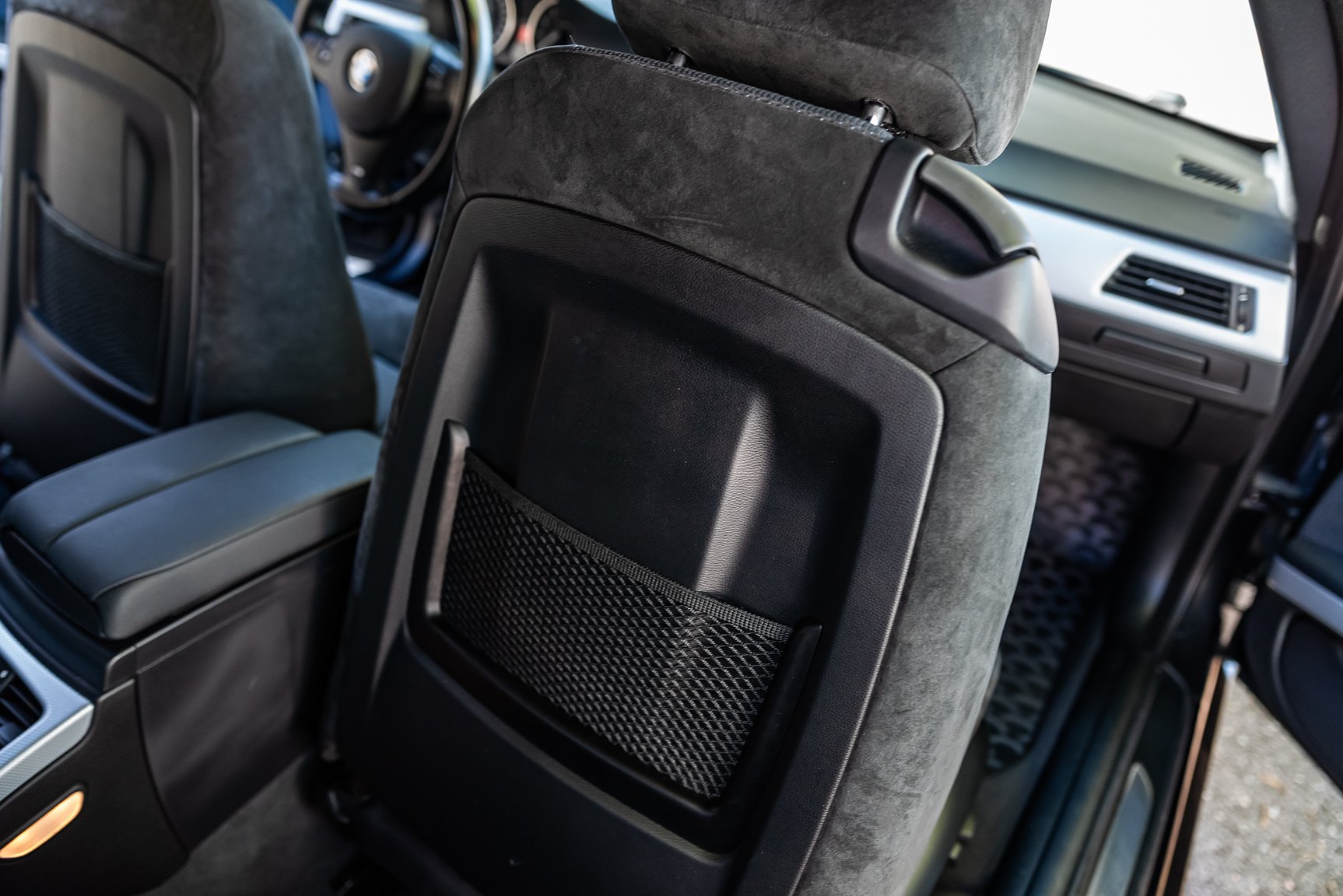 Interior image of 2009 BMW 325Xi