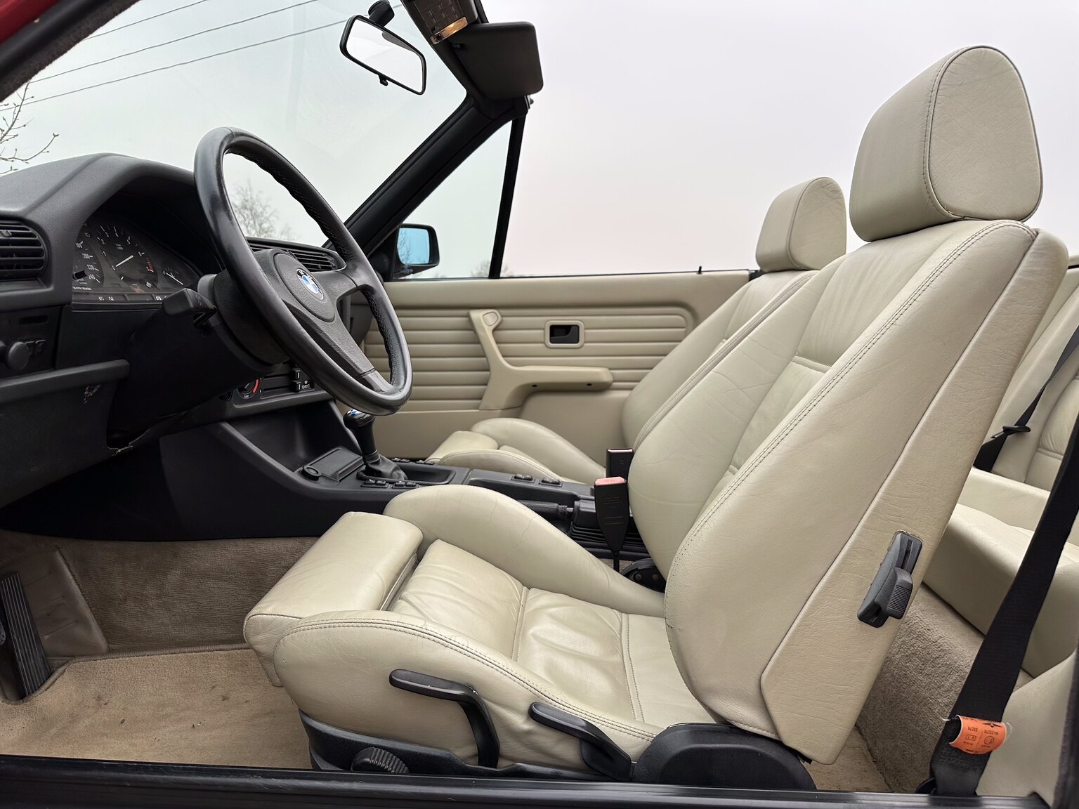 Innenraumfoto von 1987 BMW 325i Convertible (9)