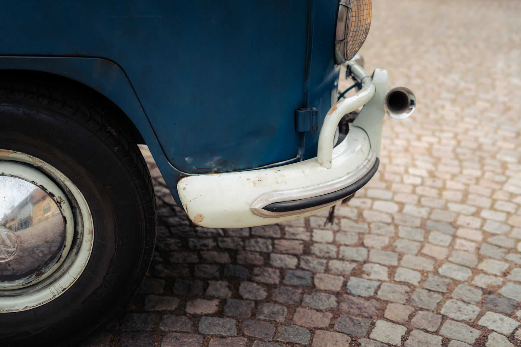 Aussenfoto 1964 Volkswagen Kleinbus Transporter 1500 Deluxe “21-fönsters Samba”