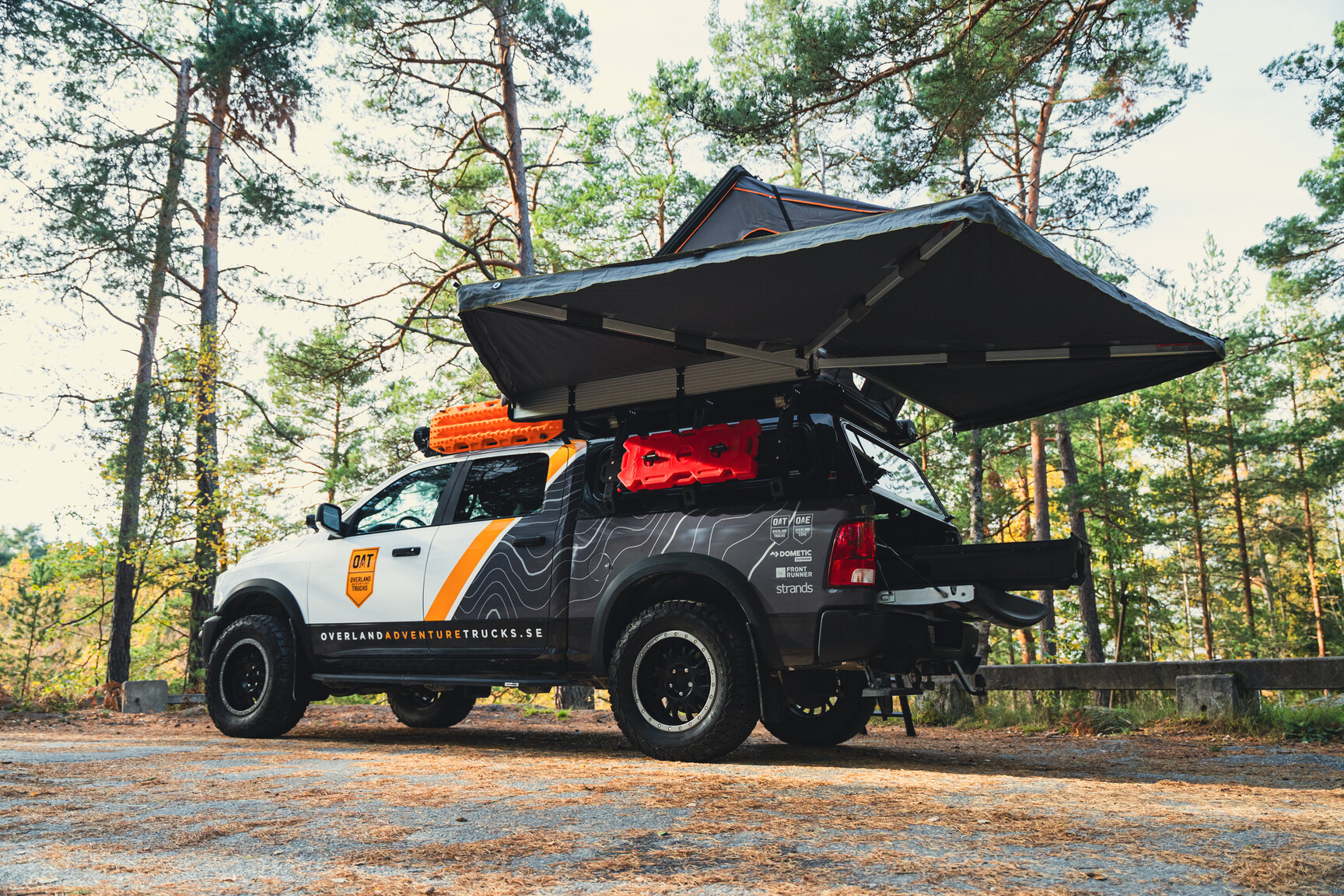 Exteriörbild på 2017 Dodge Ram 1500 AEV (15)