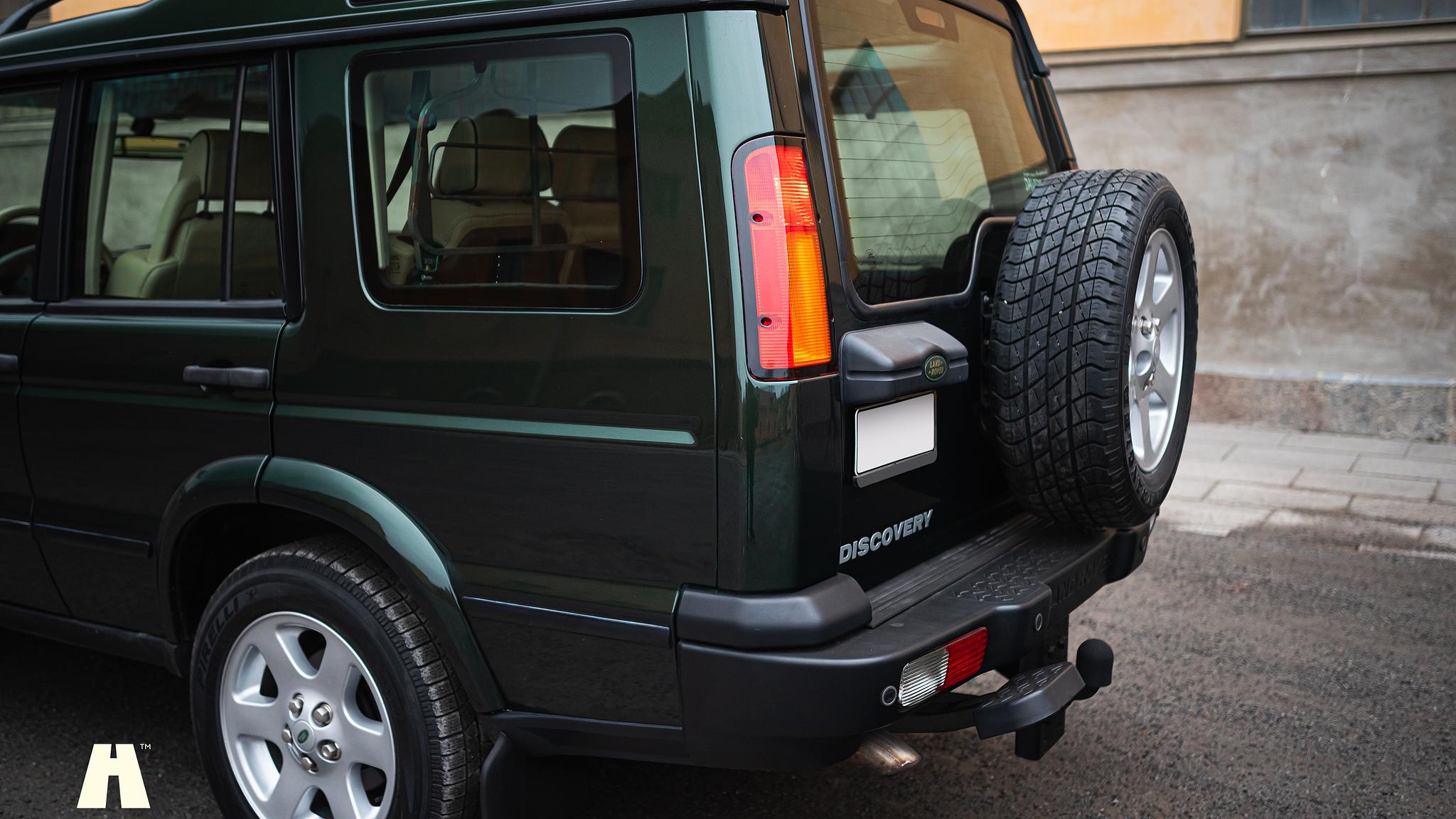 Exterior image of 2003 Land Rover Discovery II, 2003
