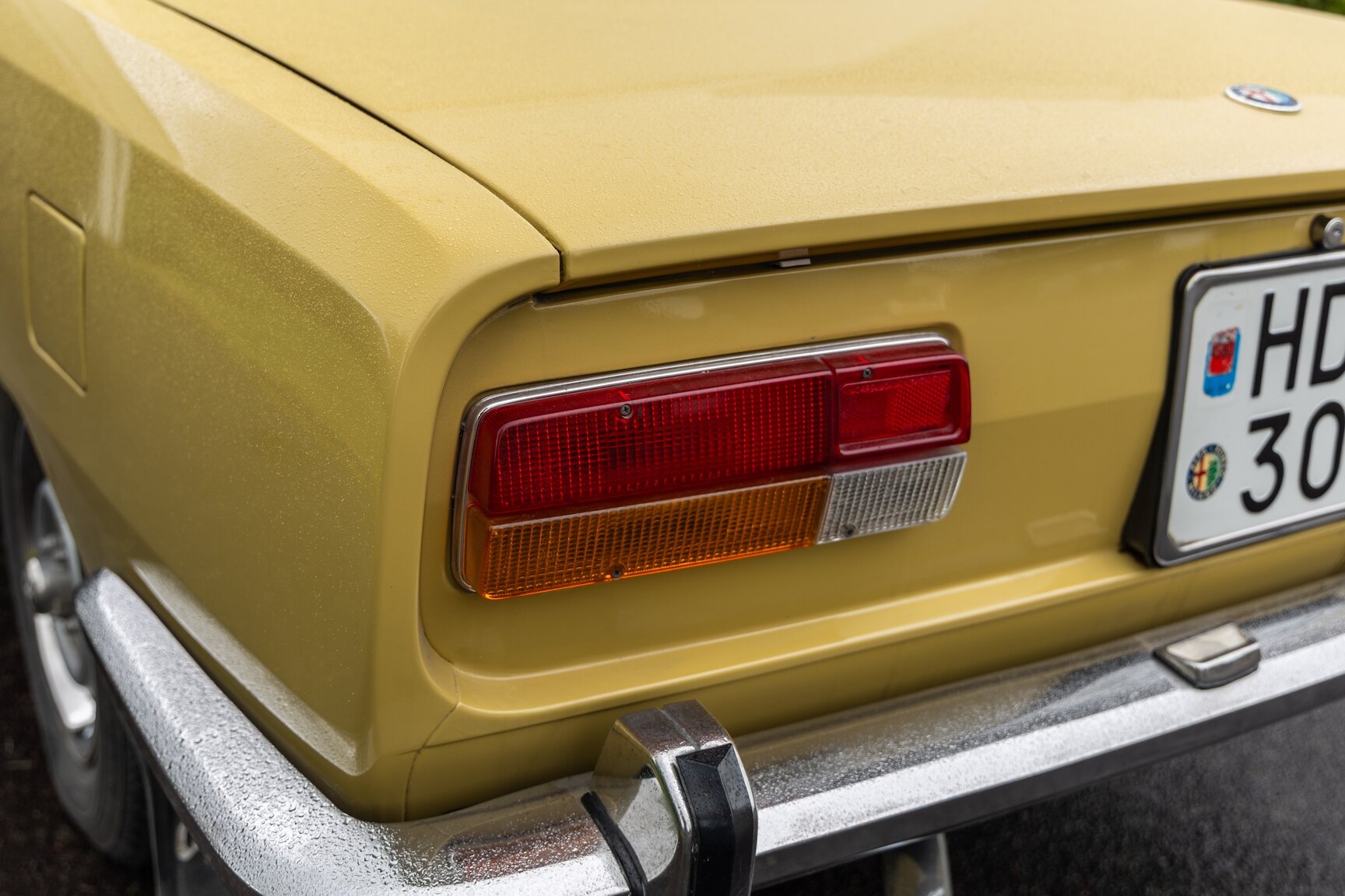 Exterior image of 1974 Alfa Romeo Berlina 2000