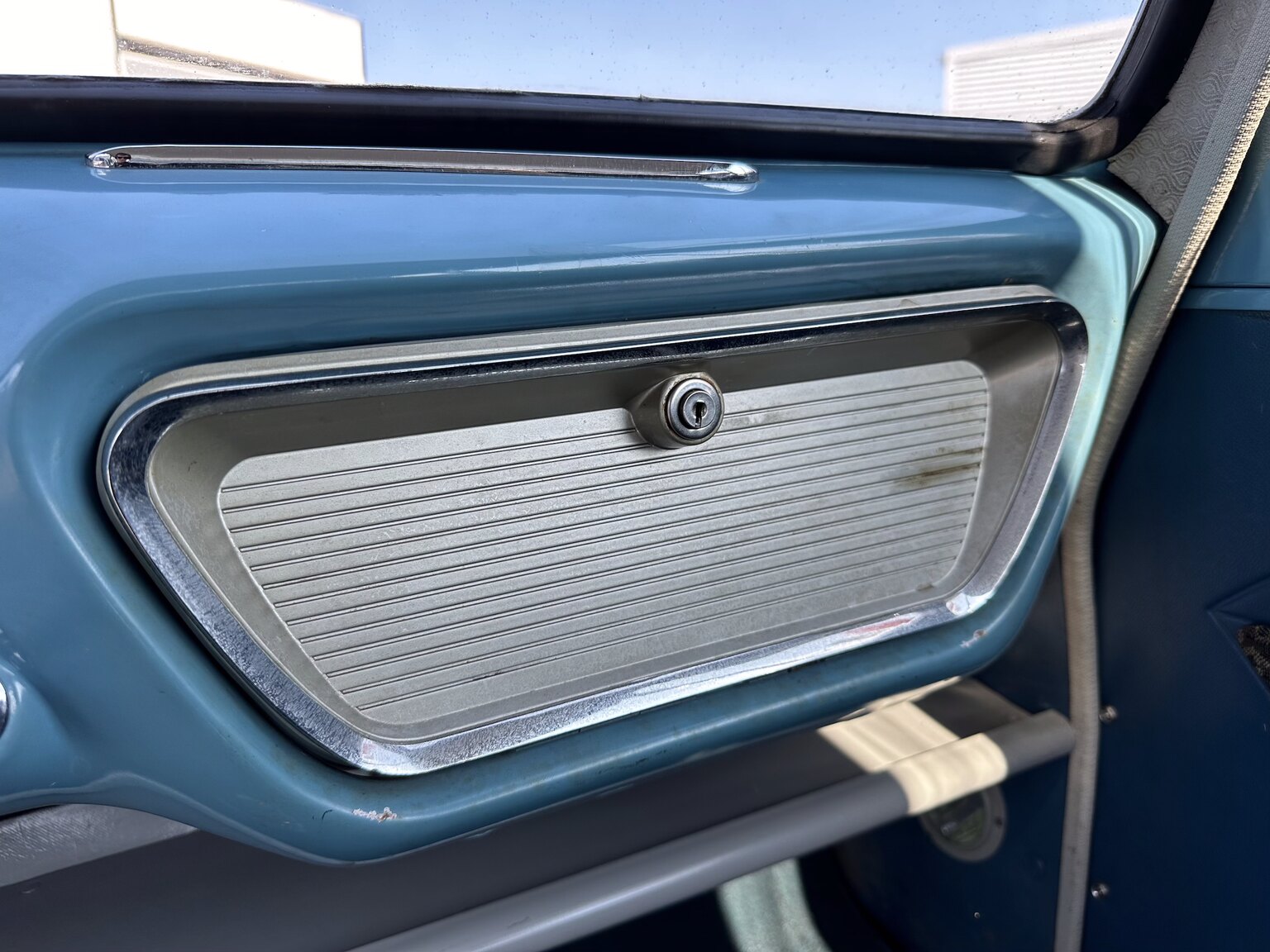 Interiörbild 1961 Ford Anglia